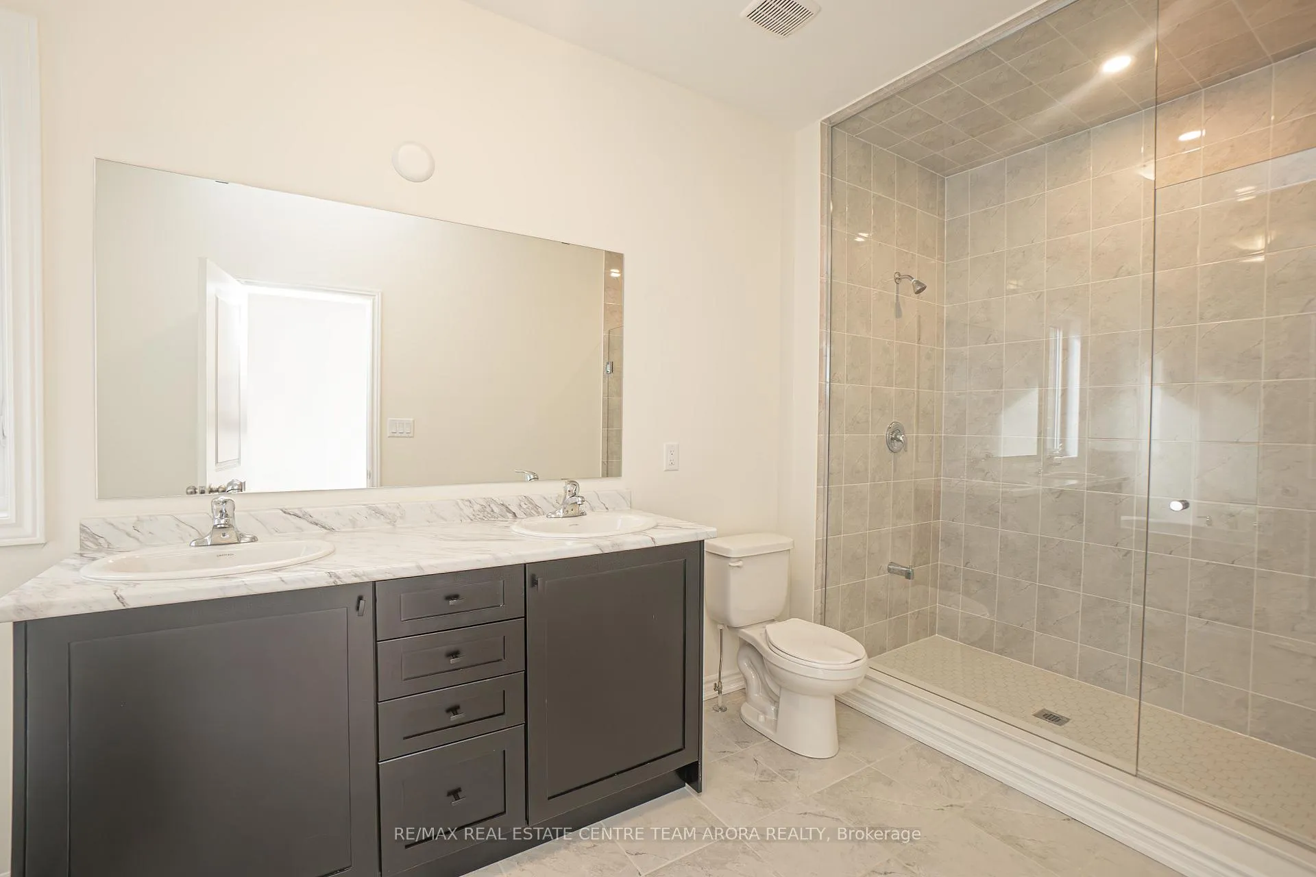 Photo 21 of 62 Bonnington Drive, Brampton, Northwest Brampton — HOMEH