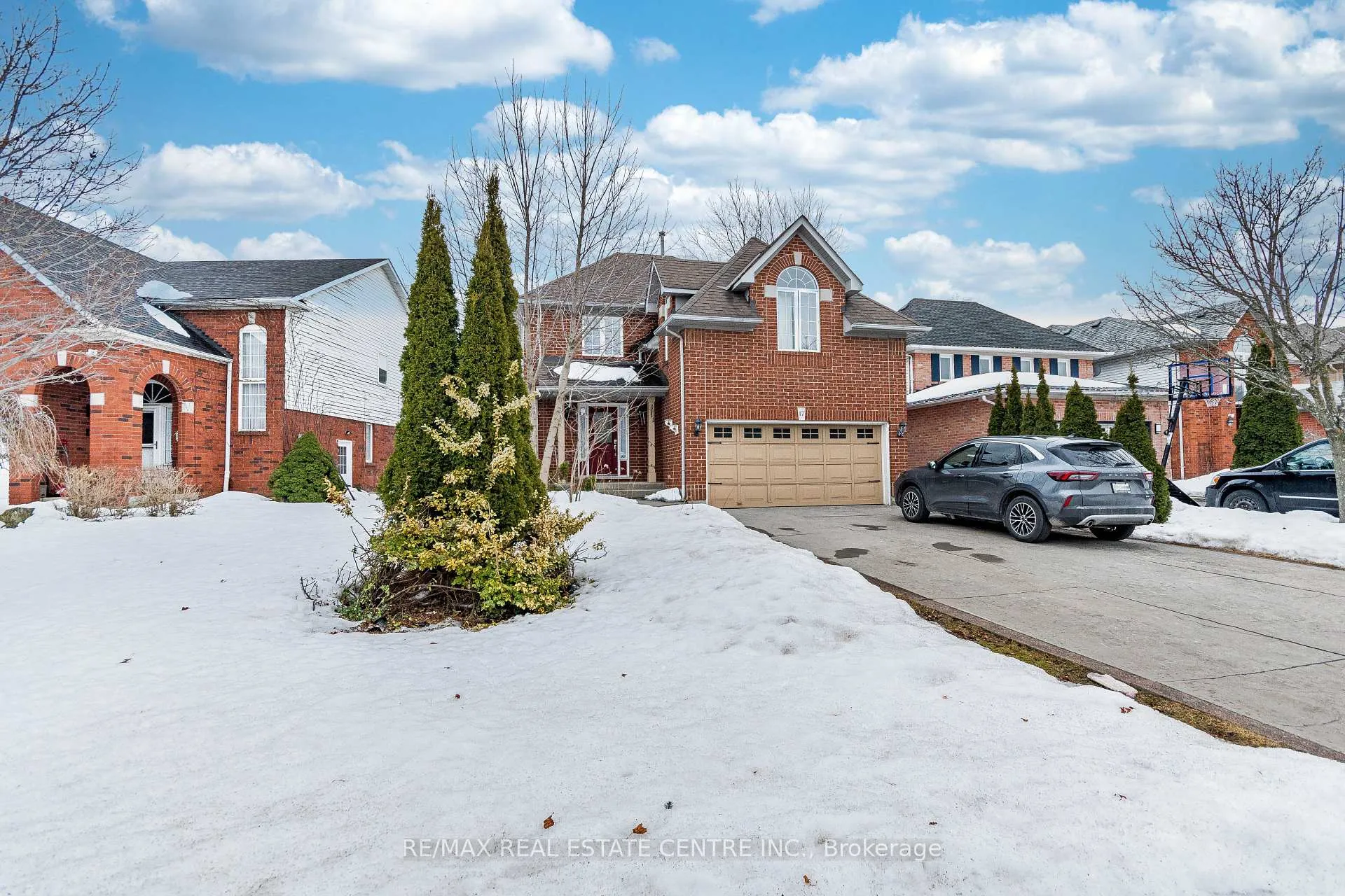 Photo 1 of Unit Lower, 17 Sable Drive, Hamilton, Ancaster — HOMEH