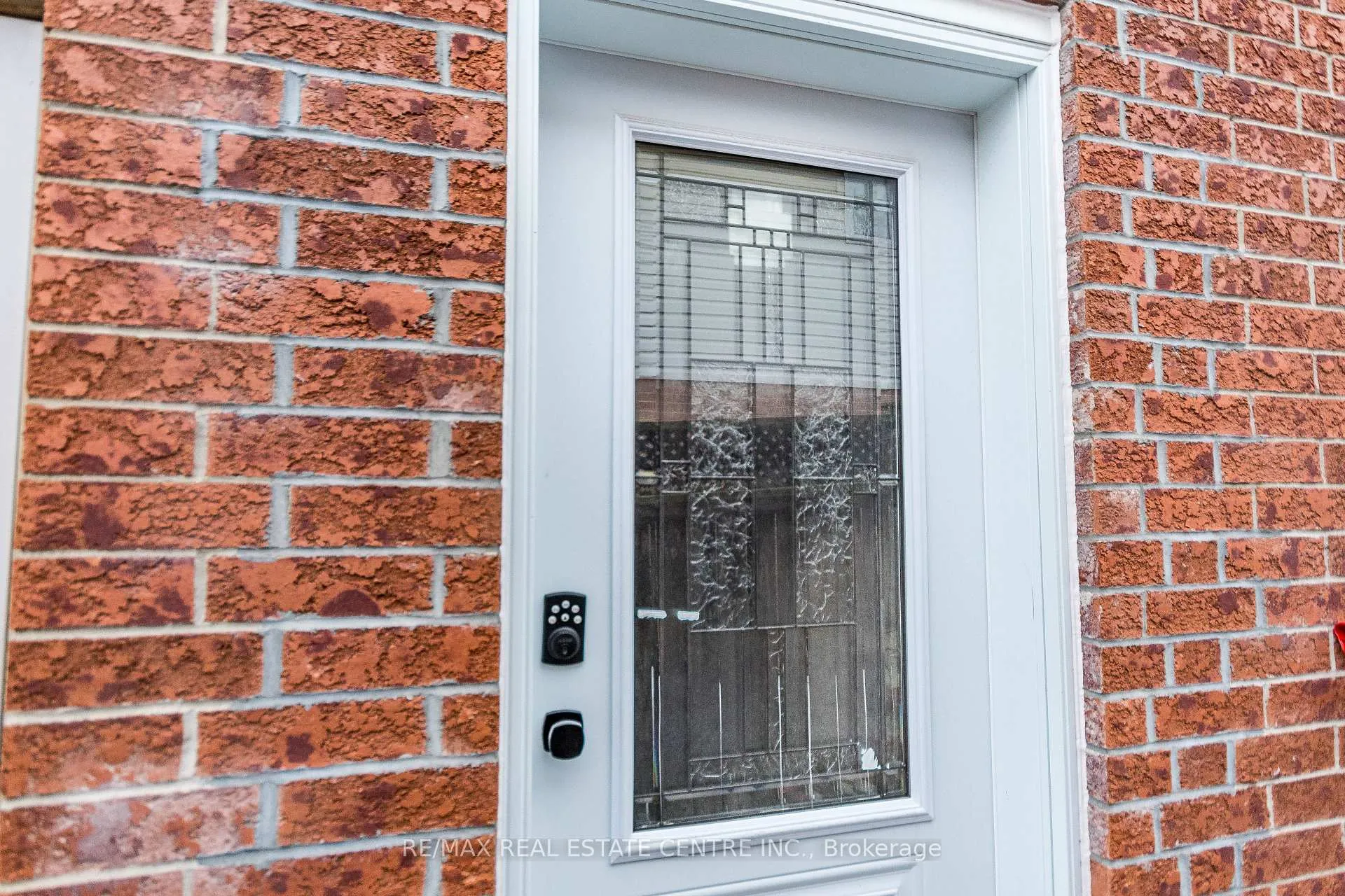 Photo 4 of Unit Lower, 17 Sable Drive, Hamilton, Ancaster — HOMEH