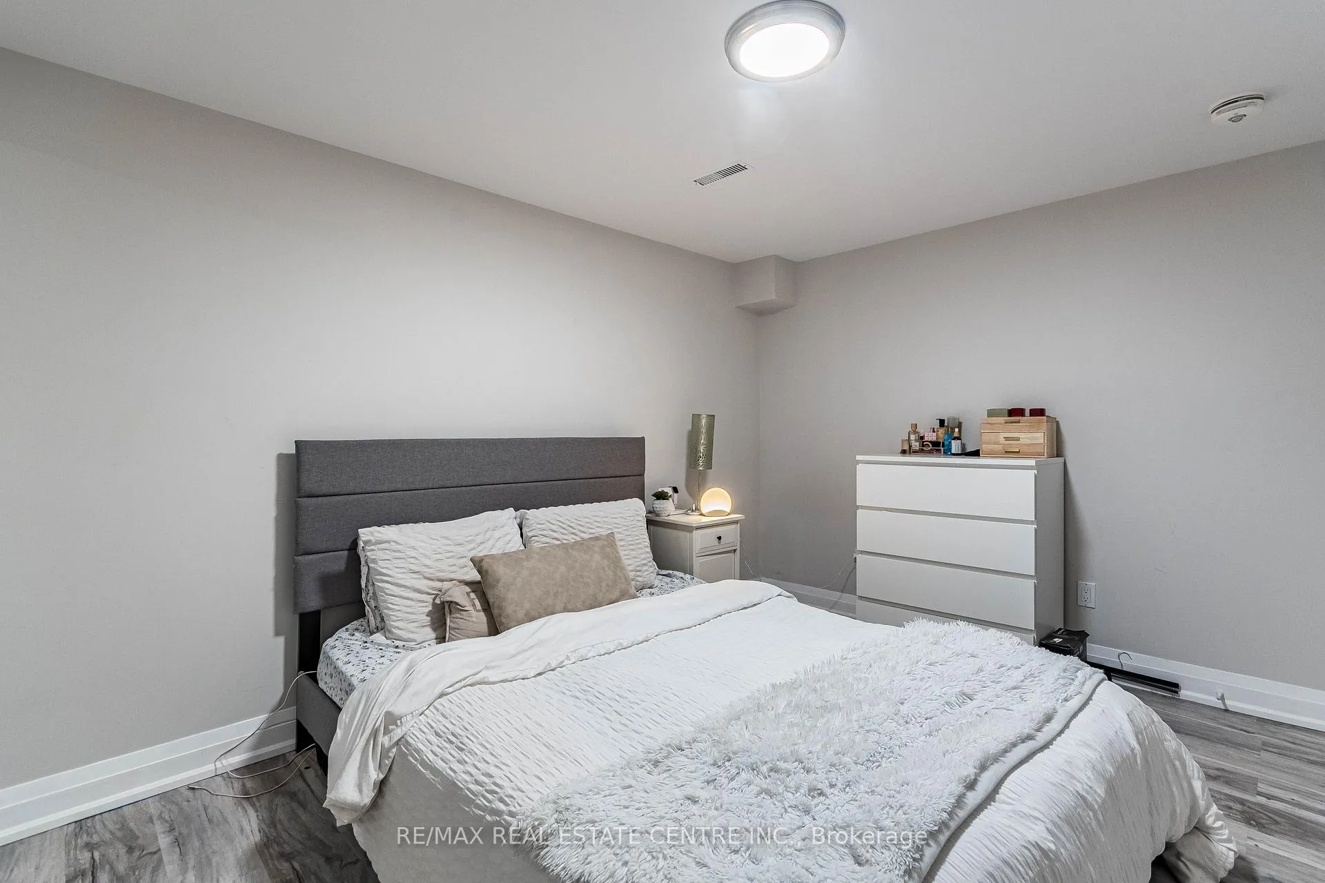 Photo 12 of Unit Lower, 17 Sable Drive, Hamilton, Ancaster — HOMEH
