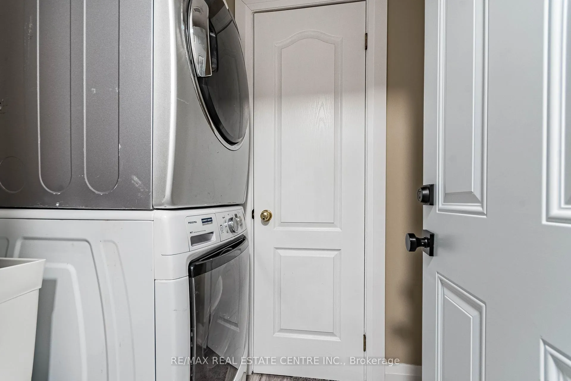 Photo 23 of Unit Lower, 17 Sable Drive, Hamilton, Ancaster — HOMEH