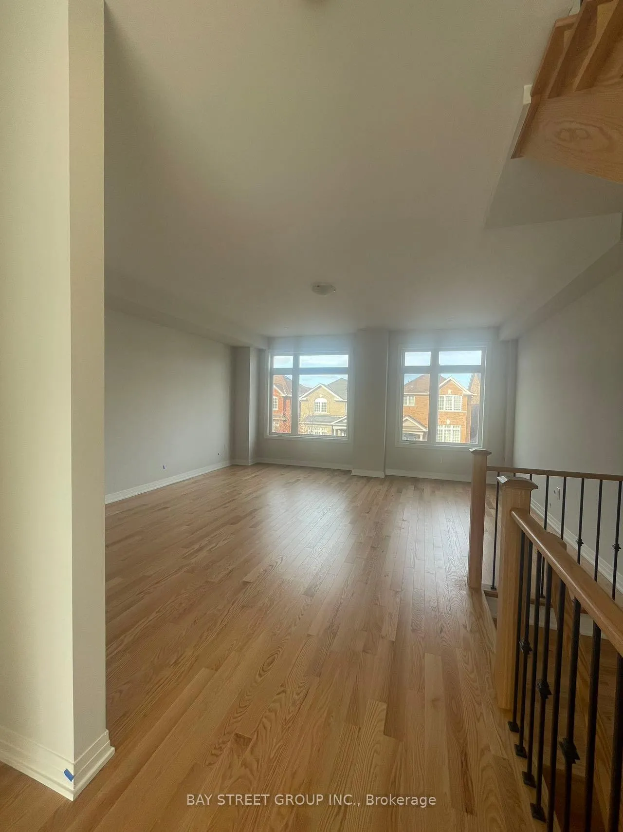 Photo 5 of 77 Rustle Woods Avenue, Markham, Cornell — HOMEH