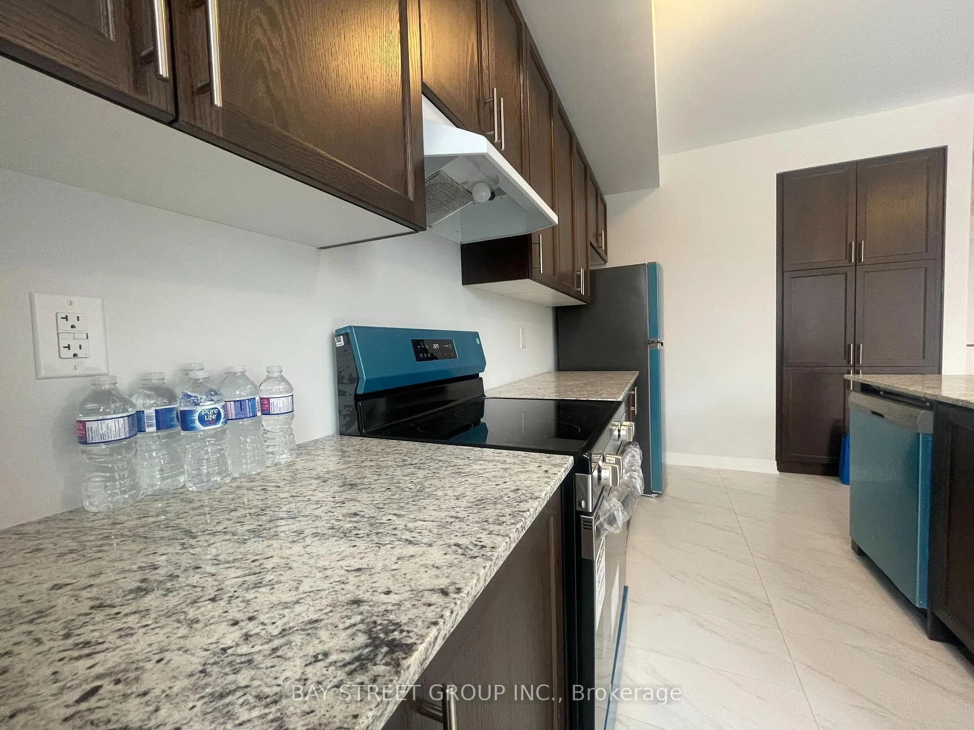 Photo 10 of 77 Rustle Woods Avenue, Markham, Cornell — HOMEH