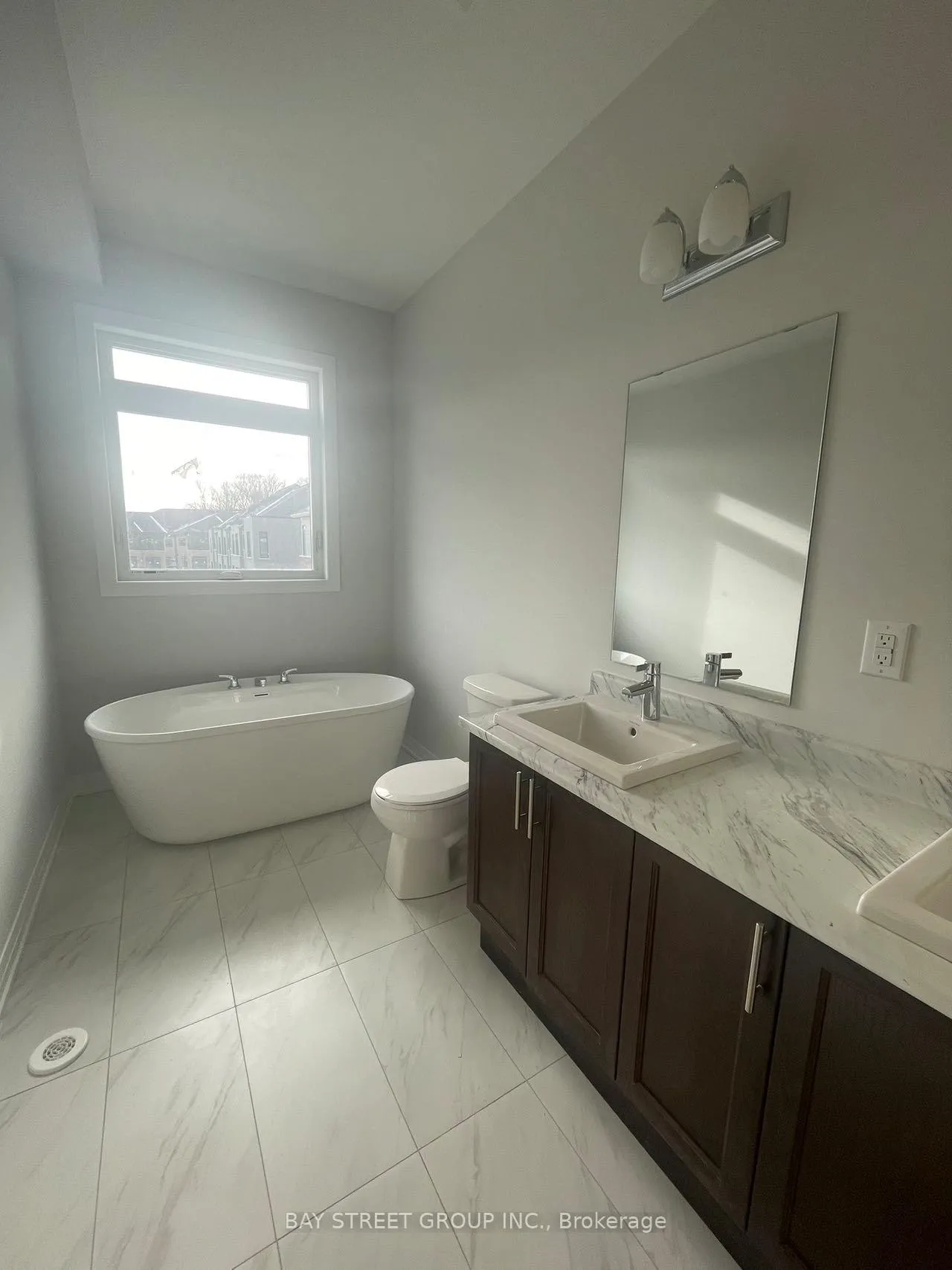 Photo 17 of 77 Rustle Woods Avenue, Markham, Cornell — HOMEH