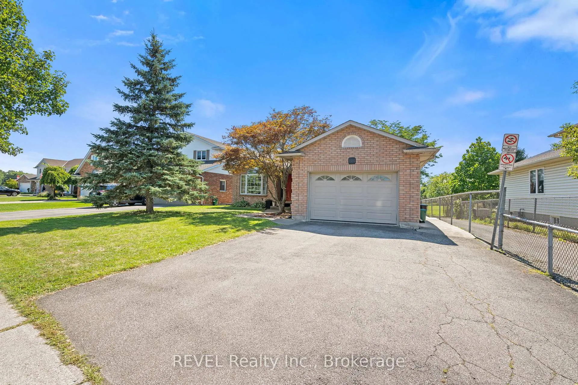 Photo 2 of Unit Lower, 101 Wellandvale Drive, Welland, N. Welland — HOMEH