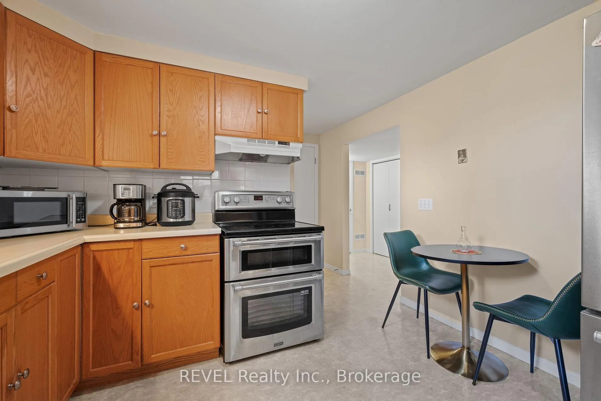 Photo 11 of Unit Lower, 101 Wellandvale Drive, Welland, N. Welland — HOMEH