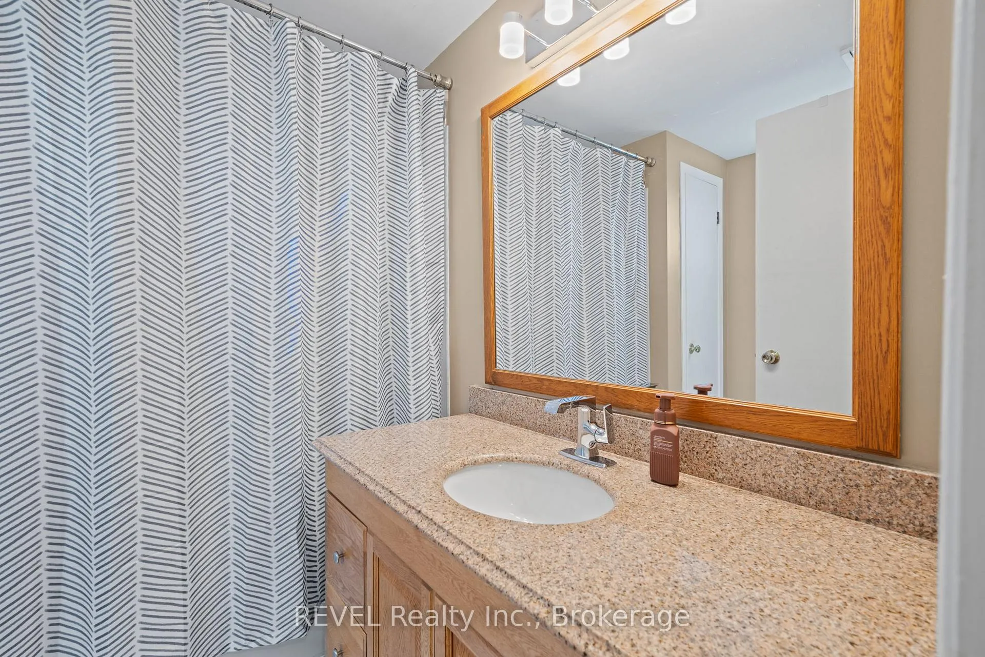 Photo 13 of Unit Lower, 101 Wellandvale Drive, Welland, N. Welland — HOMEH