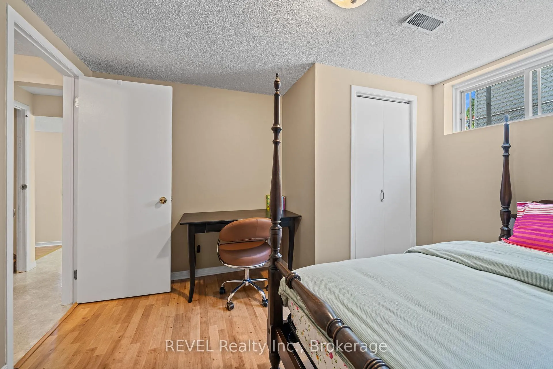 Photo 16 of Unit Lower, 101 Wellandvale Drive, Welland, N. Welland — HOMEH