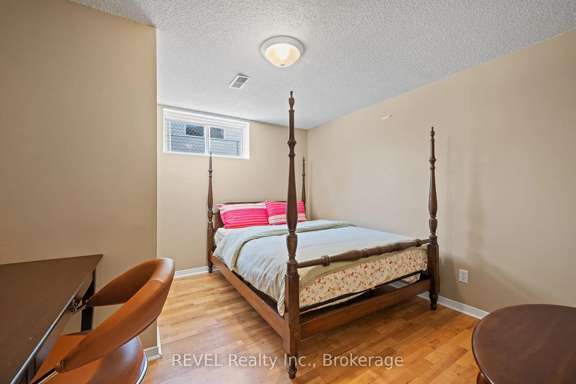 Photo 17 of Unit Lower, 101 Wellandvale Drive, Welland, N. Welland — HOMEH