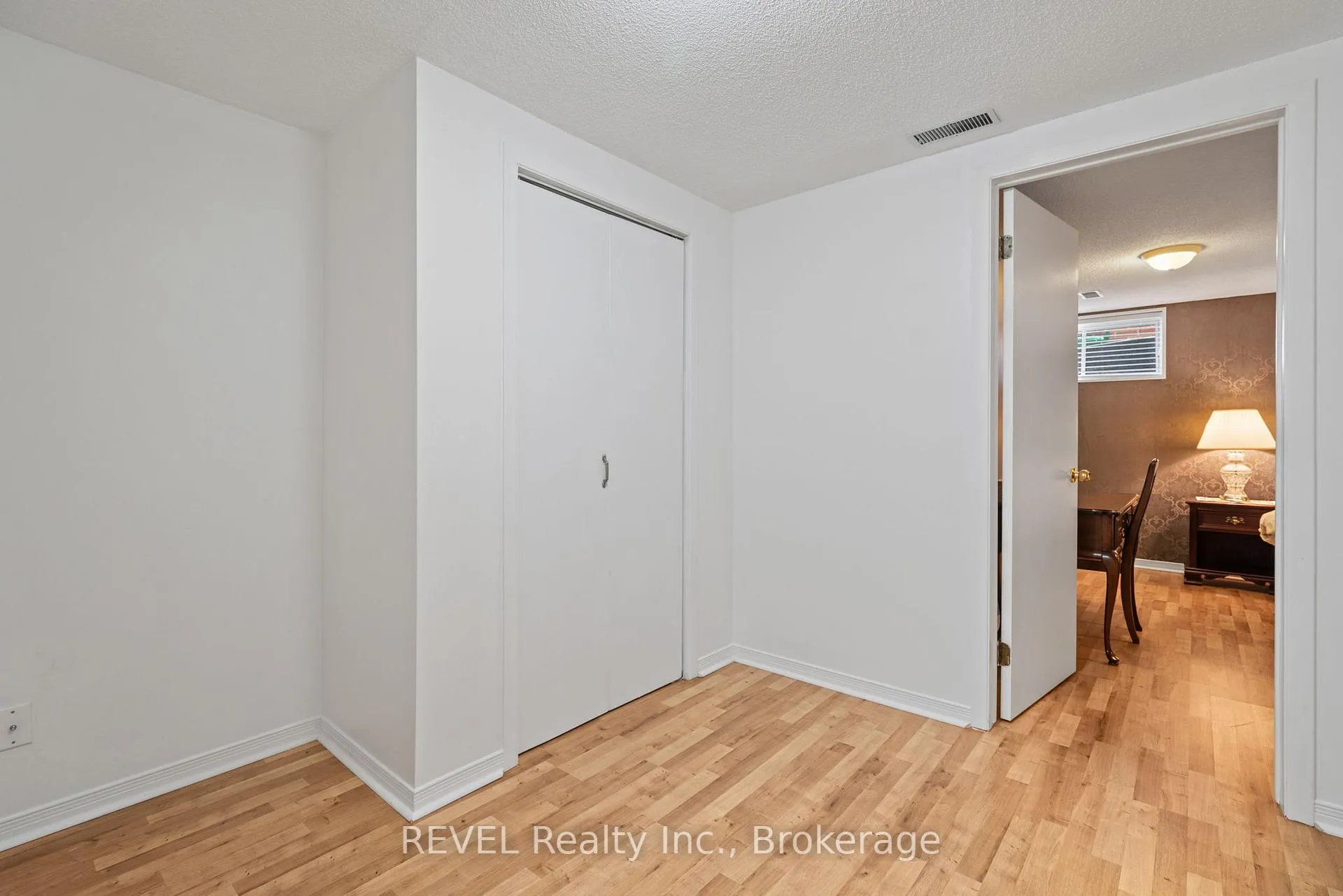 Photo 23 of Unit Lower, 101 Wellandvale Drive, Welland, N. Welland — HOMEH