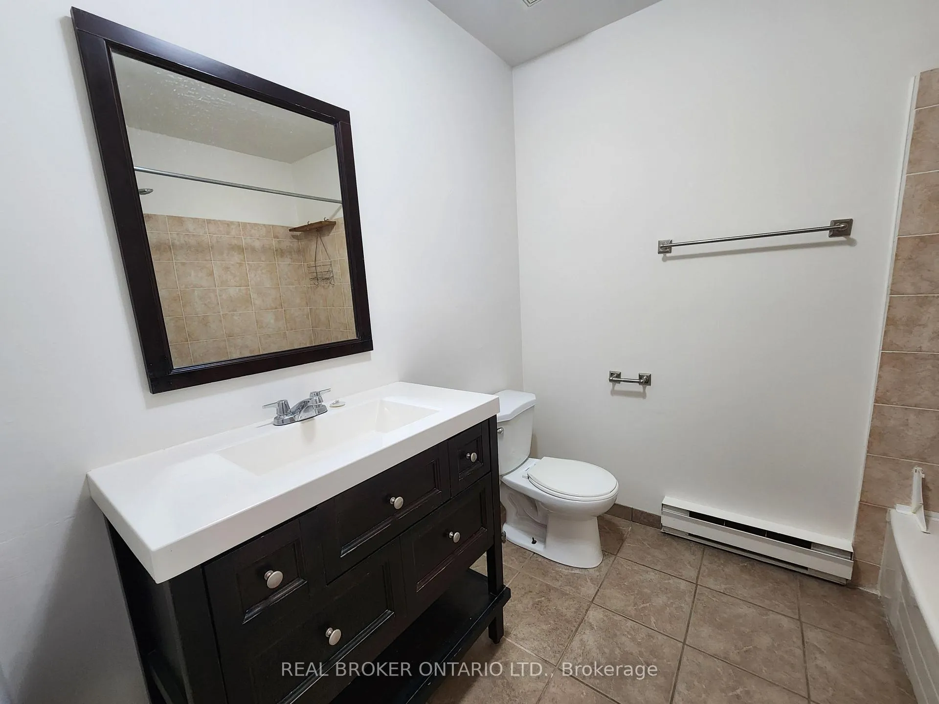 Photo 9 of Unit Unit 12, 210 North Street, Clearview, Stayner — HOMEH