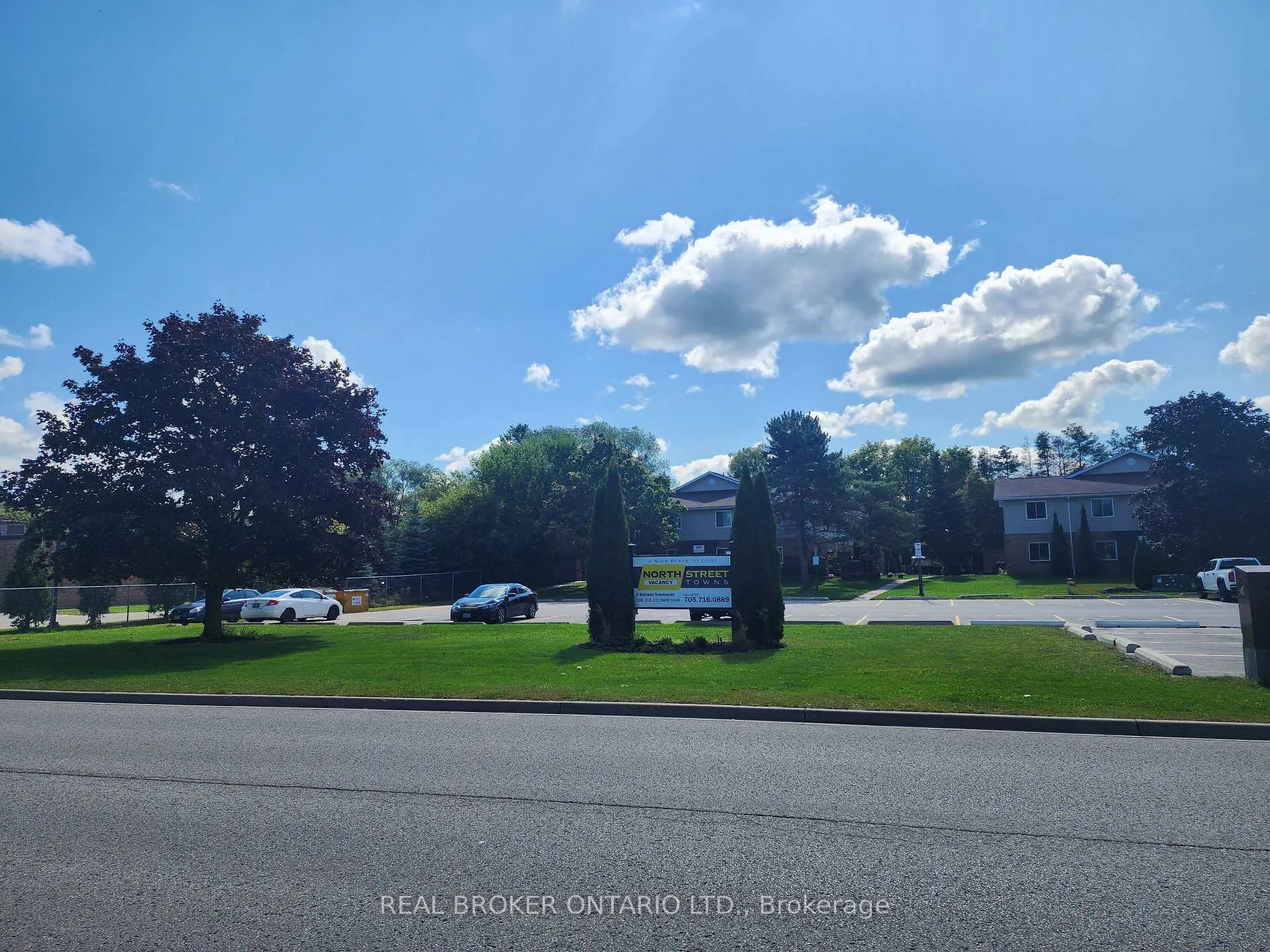 Photo 12 of Unit Unit 12, 210 North Street, Clearview, Stayner — HOMEH