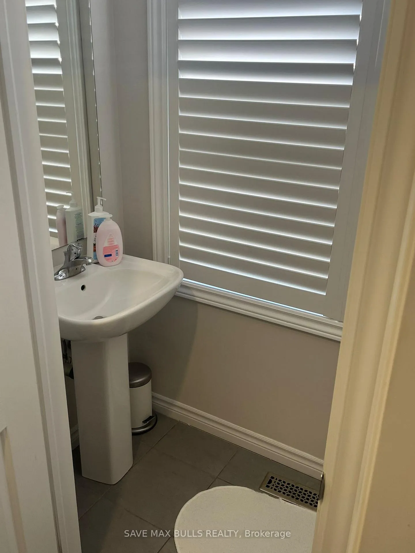 Photo 7 of 19 Dorchester Terrace, Hamilton, Stoney Creek — HOMEH