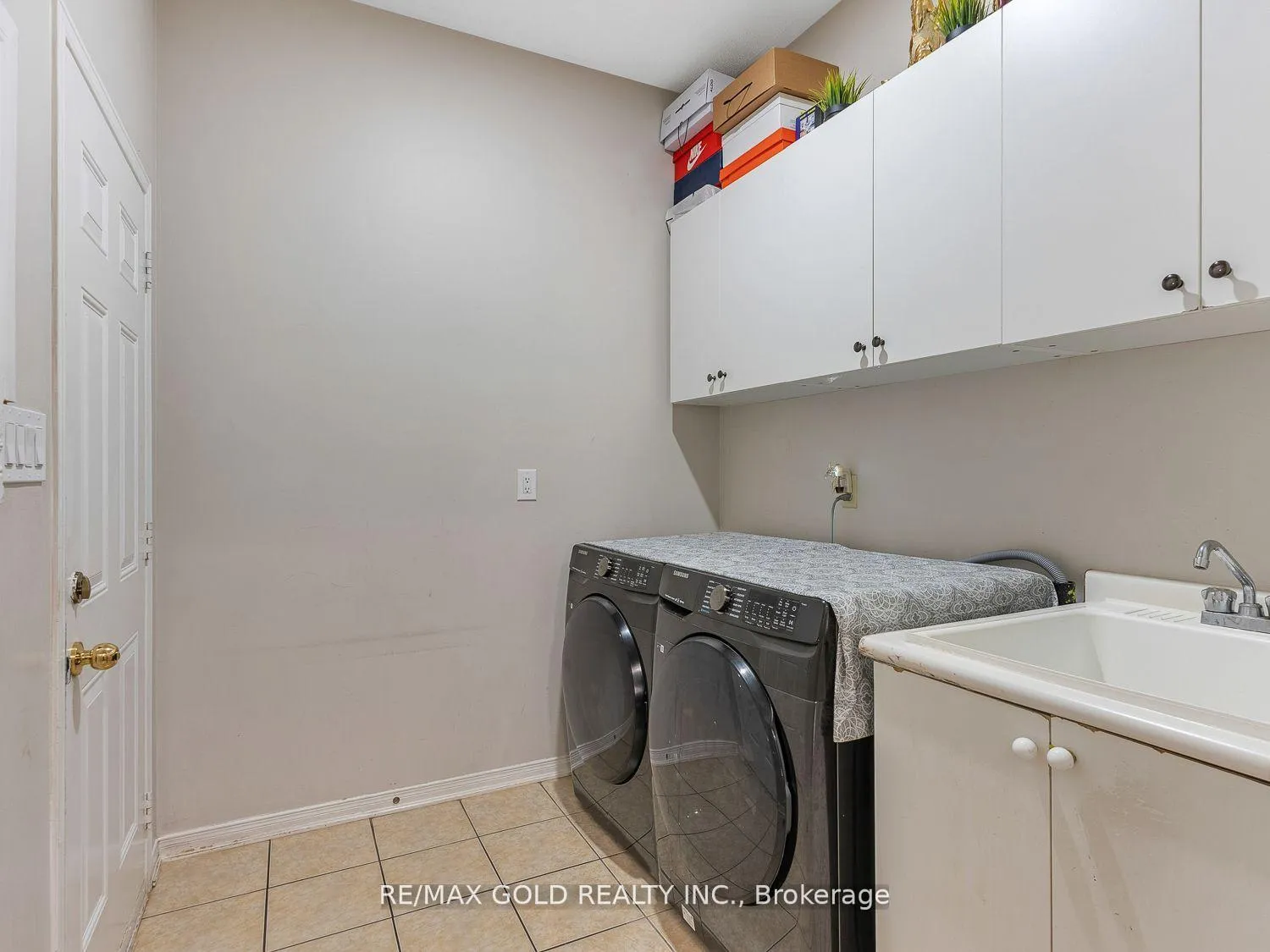 Photo 4 of 7 Totten Drive, Brampton, Sandringham-Wellington — HOMEH