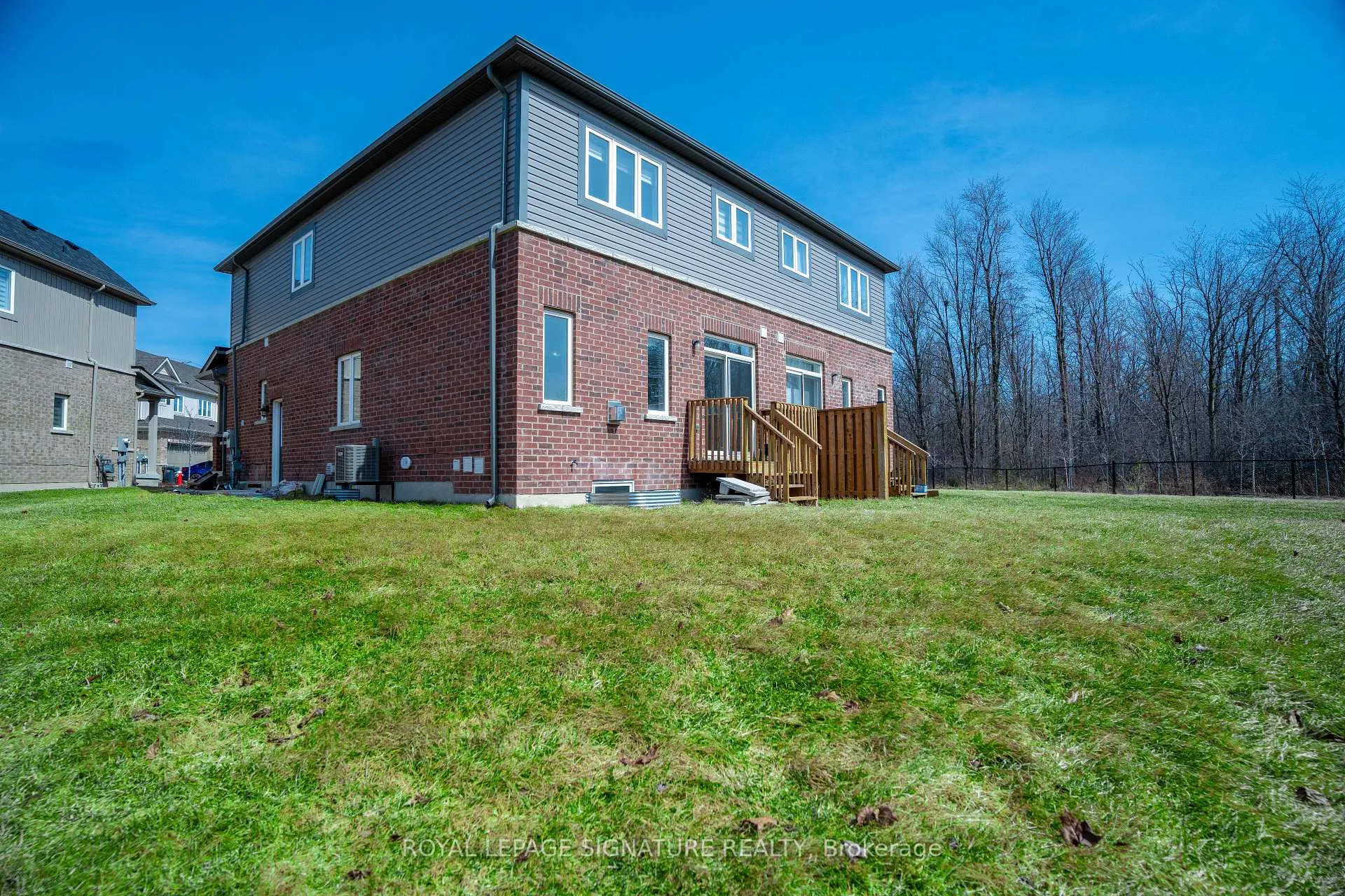 Photo 4 of 6 Brixham Lane, Brampton, Northwest Brampton — HOMEH