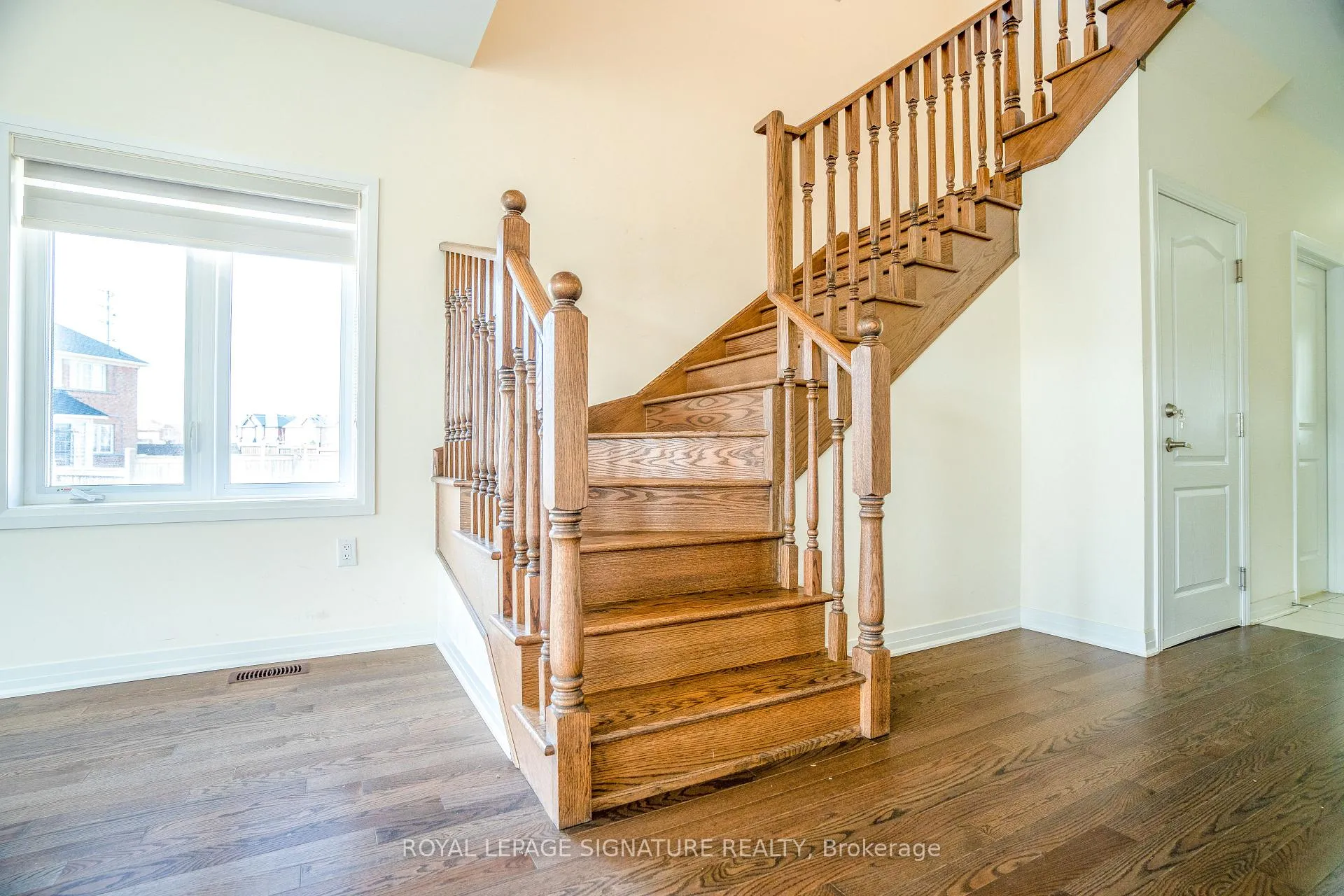 Photo 16 of 6 Brixham Lane, Brampton, Northwest Brampton — HOMEH