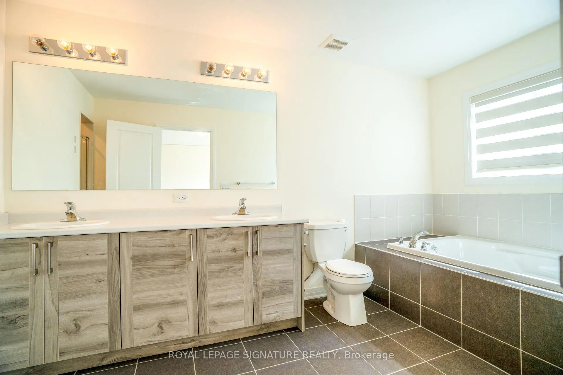 Photo 21 of 6 Brixham Lane, Brampton, Northwest Brampton — HOMEH