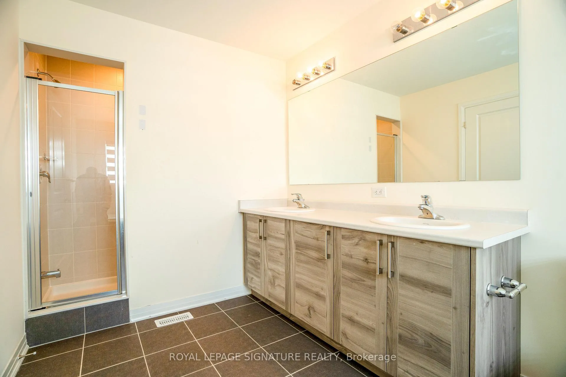 Photo 22 of 6 Brixham Lane, Brampton, Northwest Brampton — HOMEH