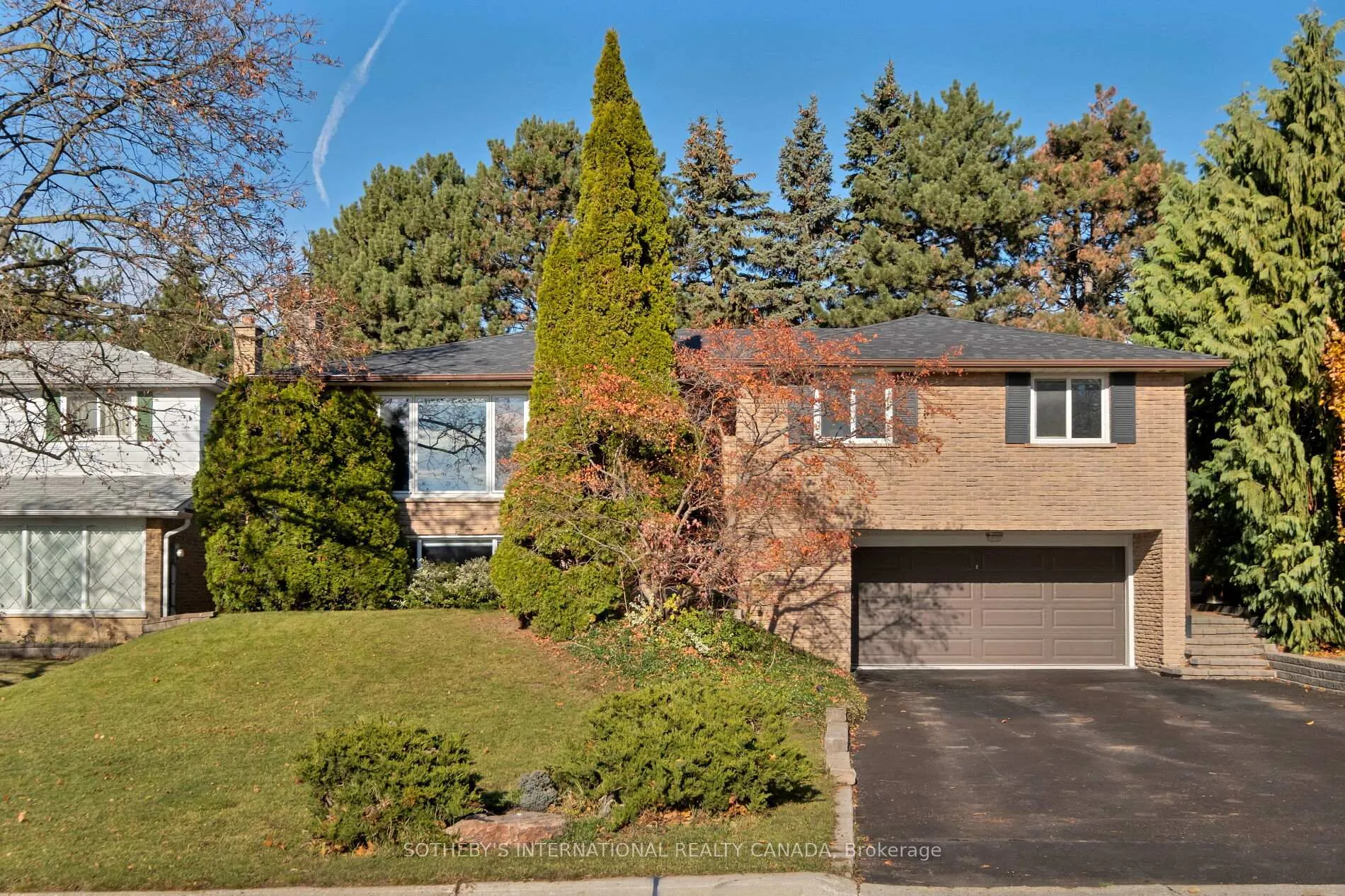 Photo 2 of 36 Shieldmark Crescent, Markham, Royal Orchard — HOMEH