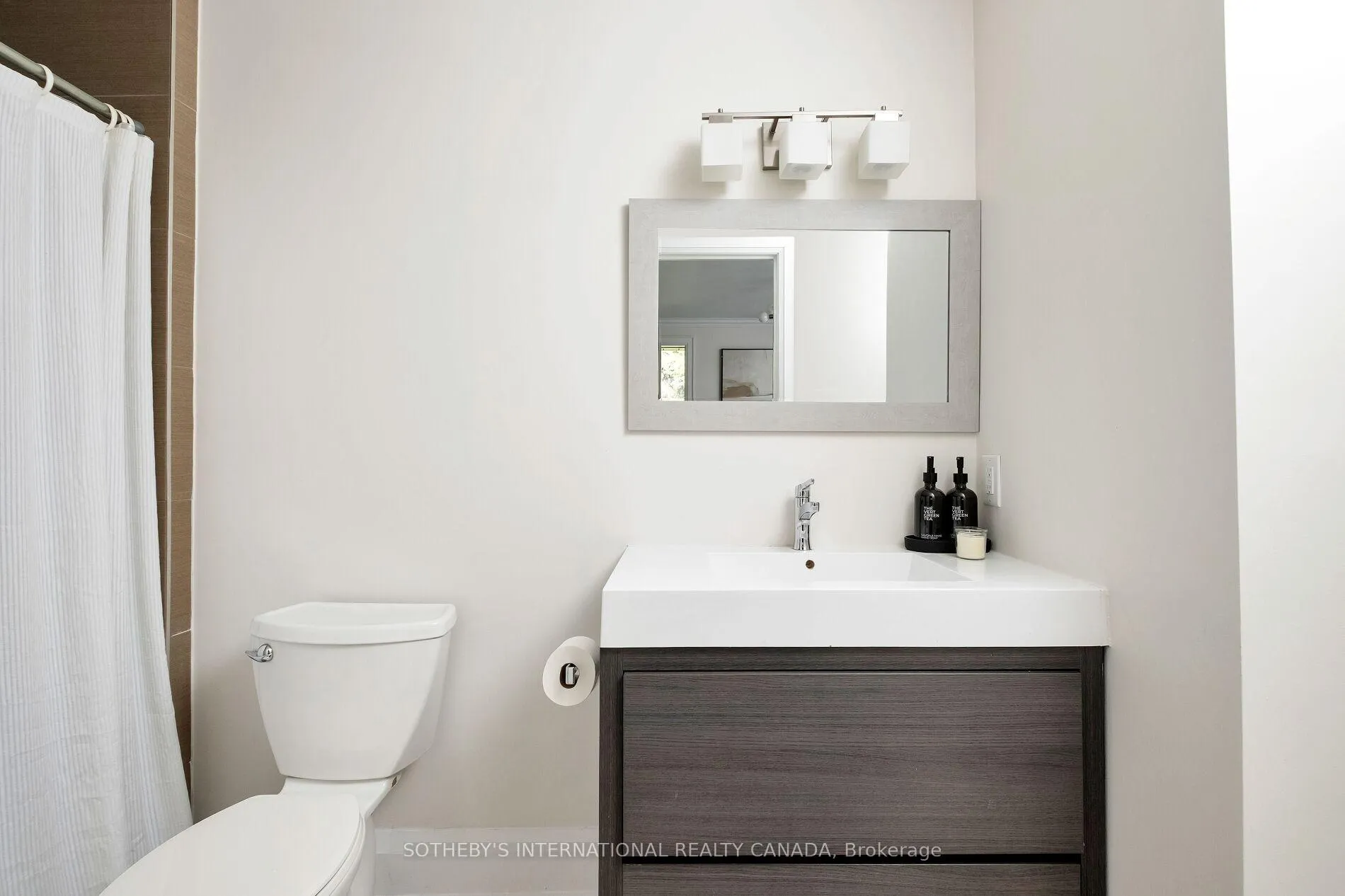 Photo 18 of 36 Shieldmark Crescent, Markham, Royal Orchard — HOMEH