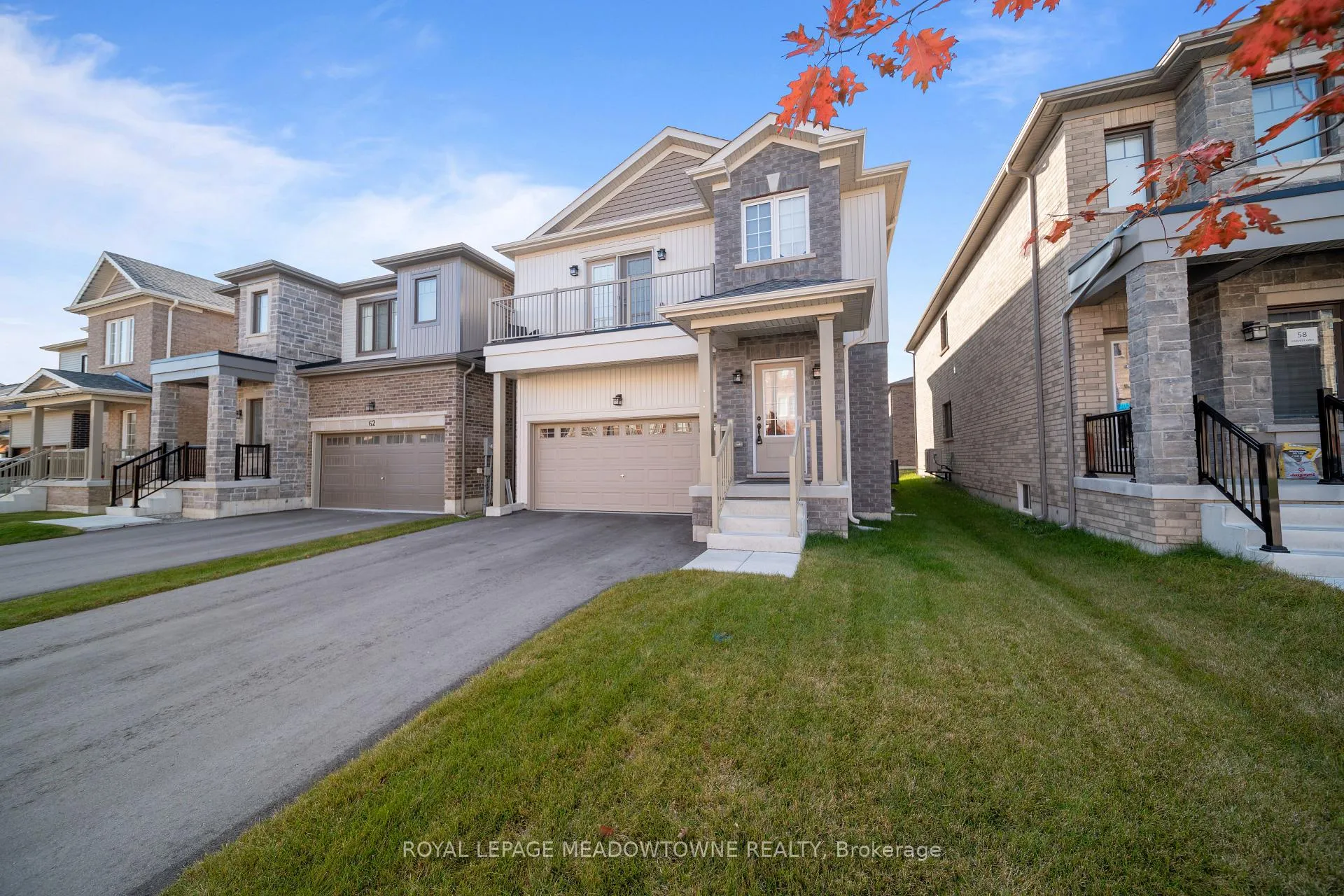 Photo 2 of 60 Harvest Crescent, Barrie, Rural Barrie Southeast — HOMEH