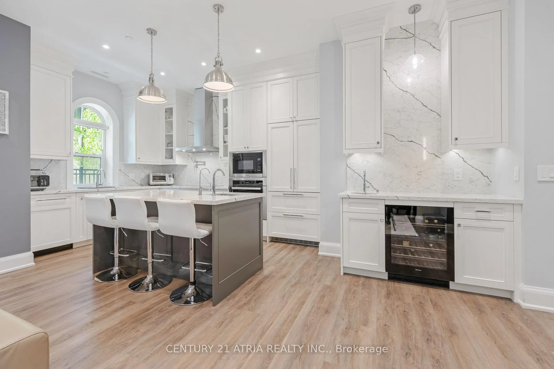 Photo 13 of Unit 102, 208 Main St Unionville, Markham, Unionville — HOMEH