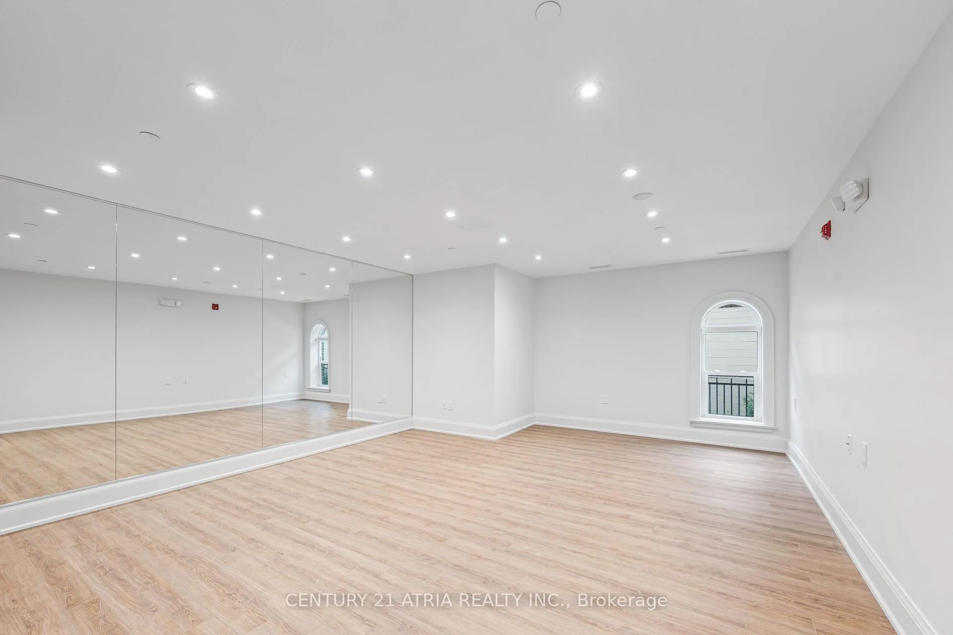 Photo 32 of Unit 102, 208 Main St Unionville, Markham, Unionville — HOMEH