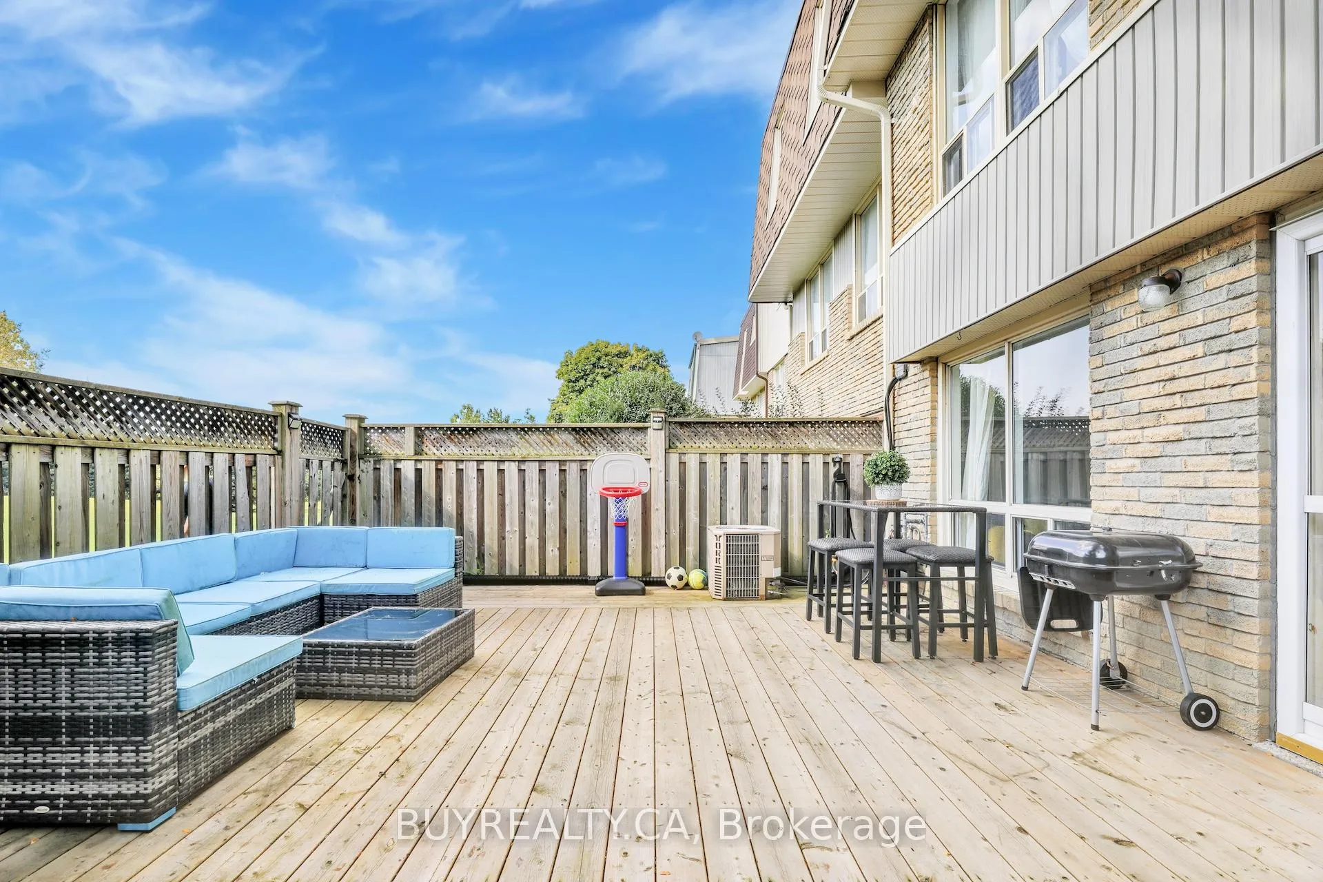 Photo 30 of 104 Poplar Crescent, Aurora, Aurora Highlands — HOMEH