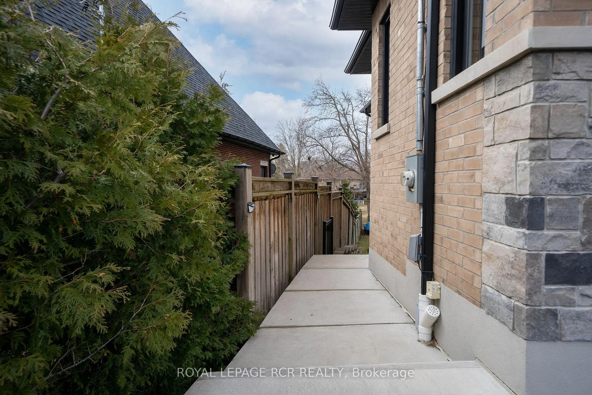 Photo 3 of 64 Elizabeth Drive, King, Nobleton — HOMEH