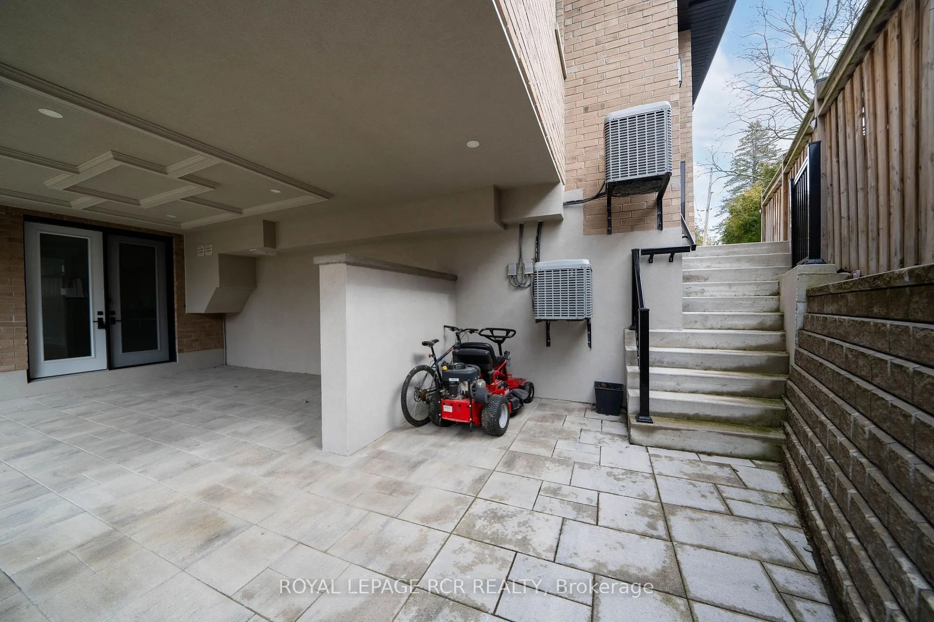 Photo 4 of 64 Elizabeth Drive, King, Nobleton — HOMEH