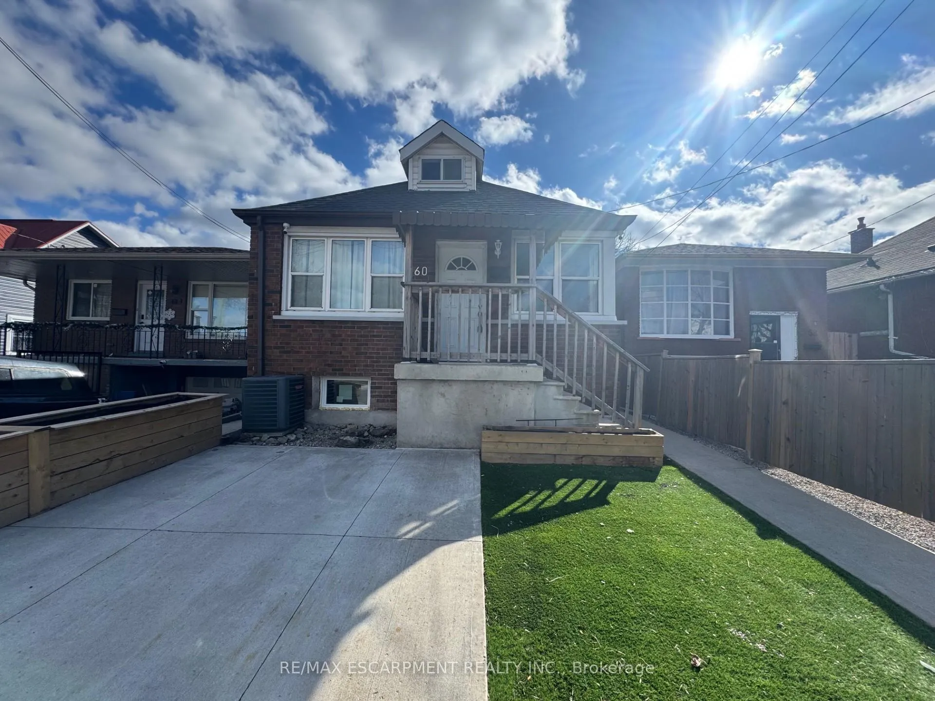 Photo 1 of Unit UPPER, 60 Merchison Avenue, Hamilton, Homeside — HOMEH