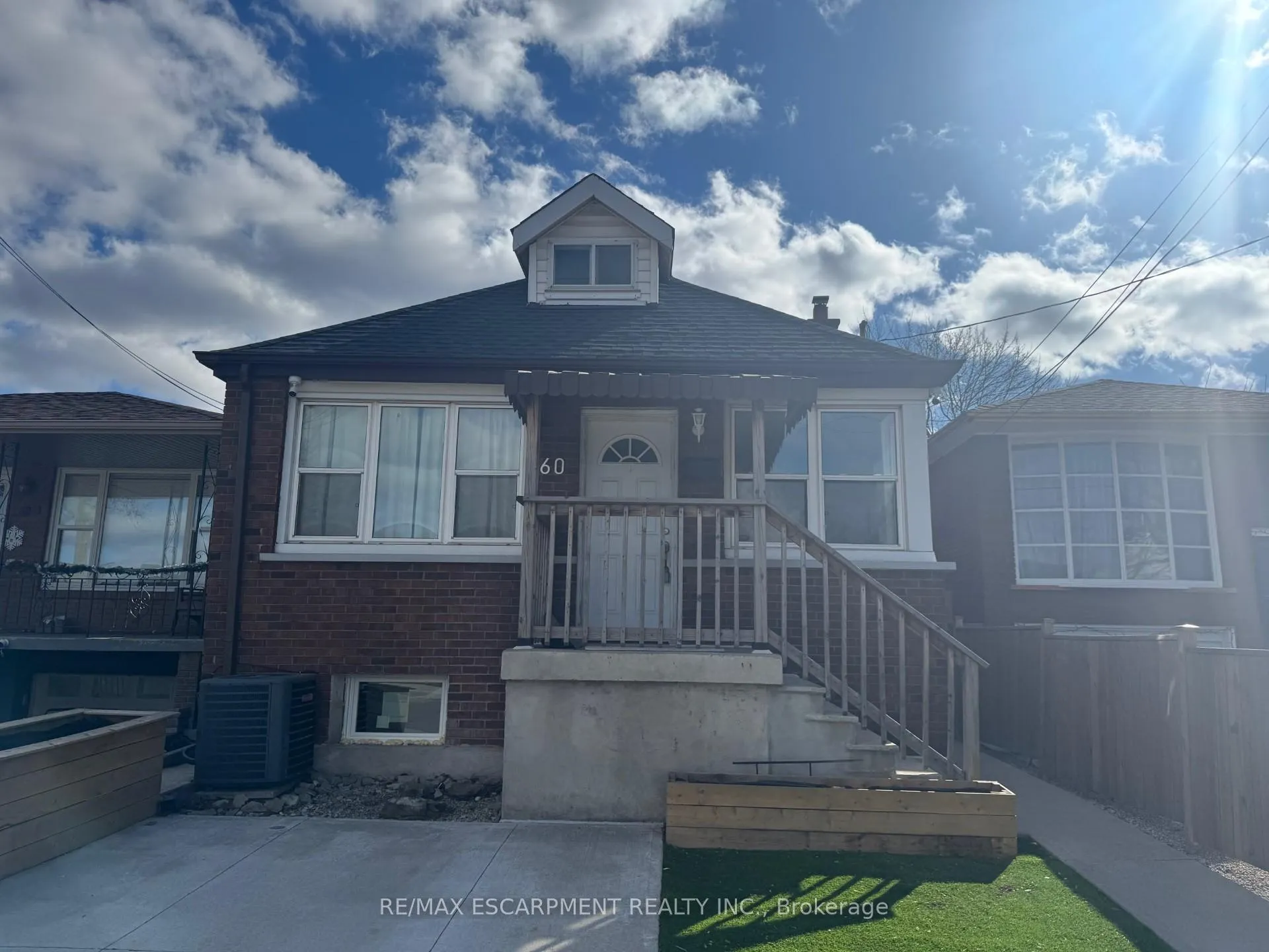 Photo 2 of Unit UPPER, 60 Merchison Avenue, Hamilton, Homeside — HOMEH