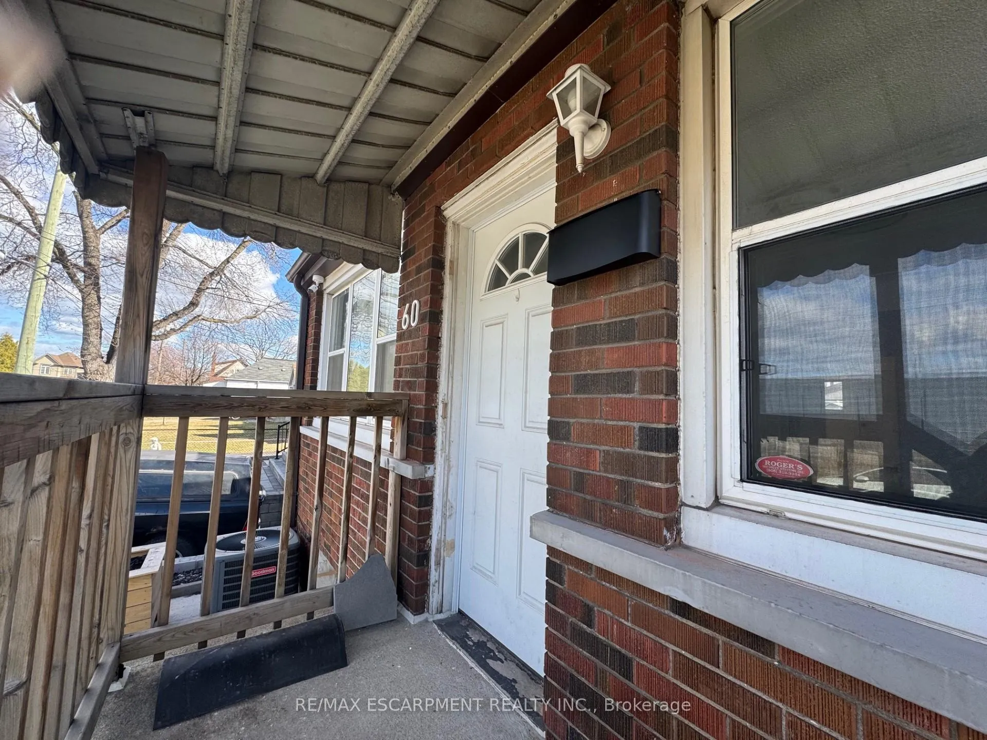 Photo 3 of Unit UPPER, 60 Merchison Avenue, Hamilton, Homeside — HOMEH