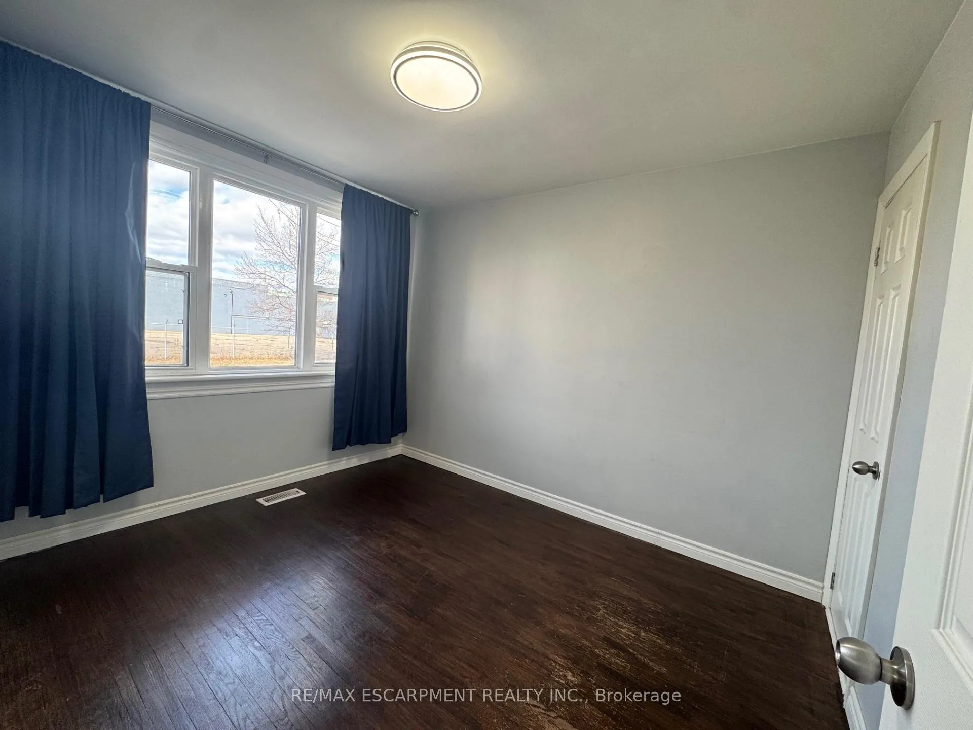 Photo 4 of Unit UPPER, 60 Merchison Avenue, Hamilton, Homeside — HOMEH