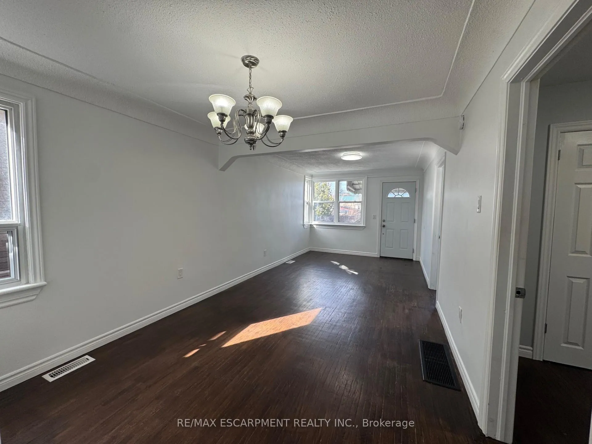 Photo 8 of Unit UPPER, 60 Merchison Avenue, Hamilton, Homeside — HOMEH