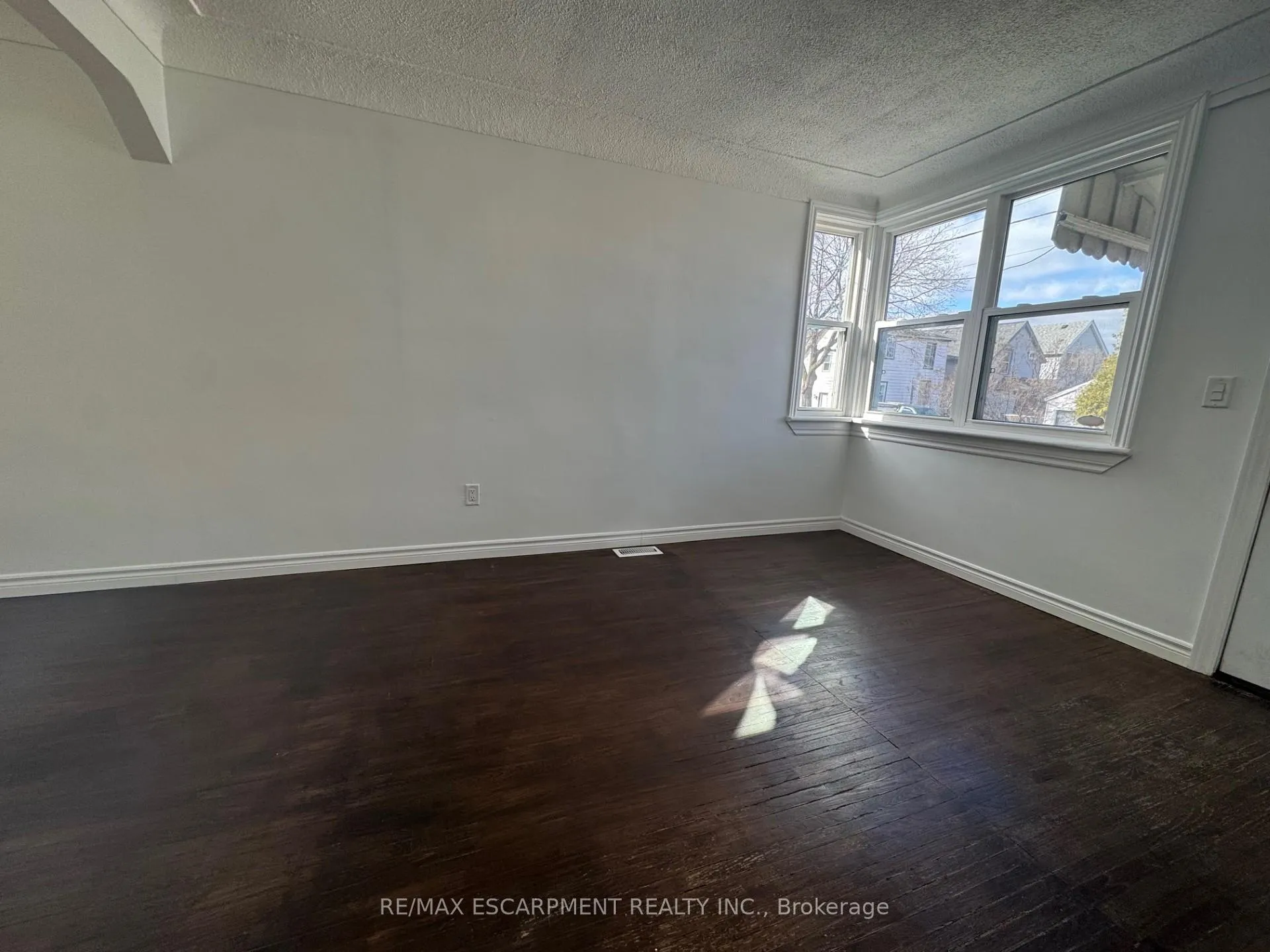 Photo 9 of Unit UPPER, 60 Merchison Avenue, Hamilton, Homeside — HOMEH