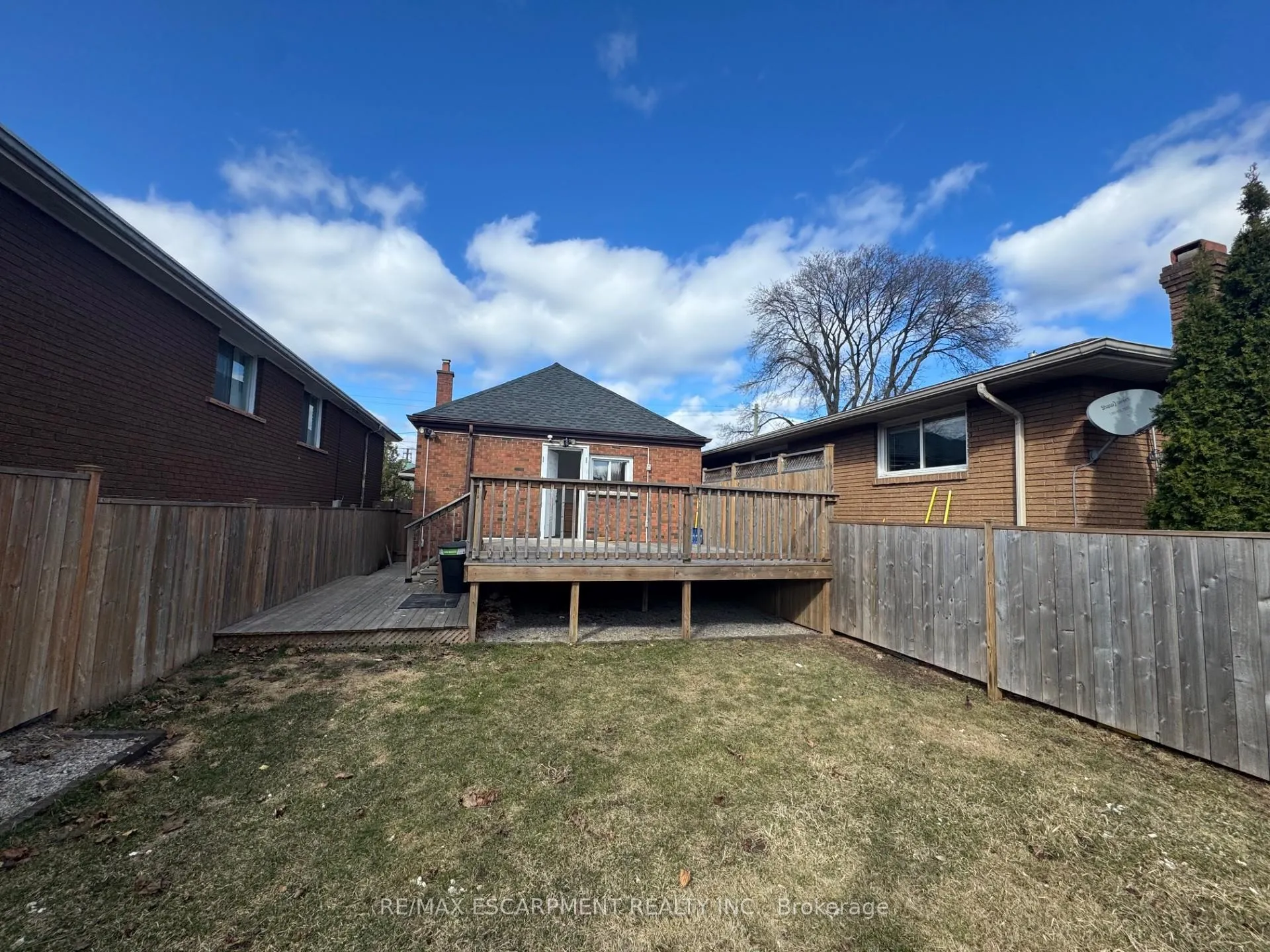 Photo 16 of Unit UPPER, 60 Merchison Avenue, Hamilton, Homeside — HOMEH