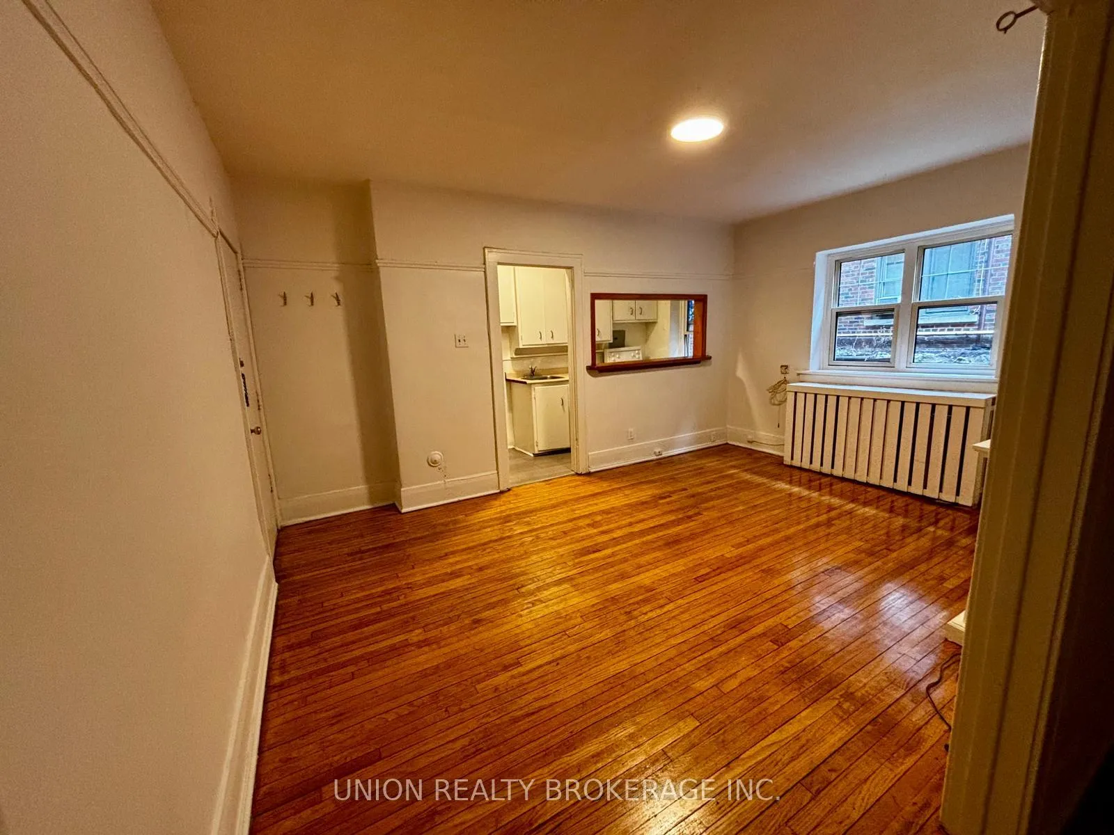 Photo 1 of Unit 15, 2401 Queen Street E, Toronto, The Beaches — HOMEH