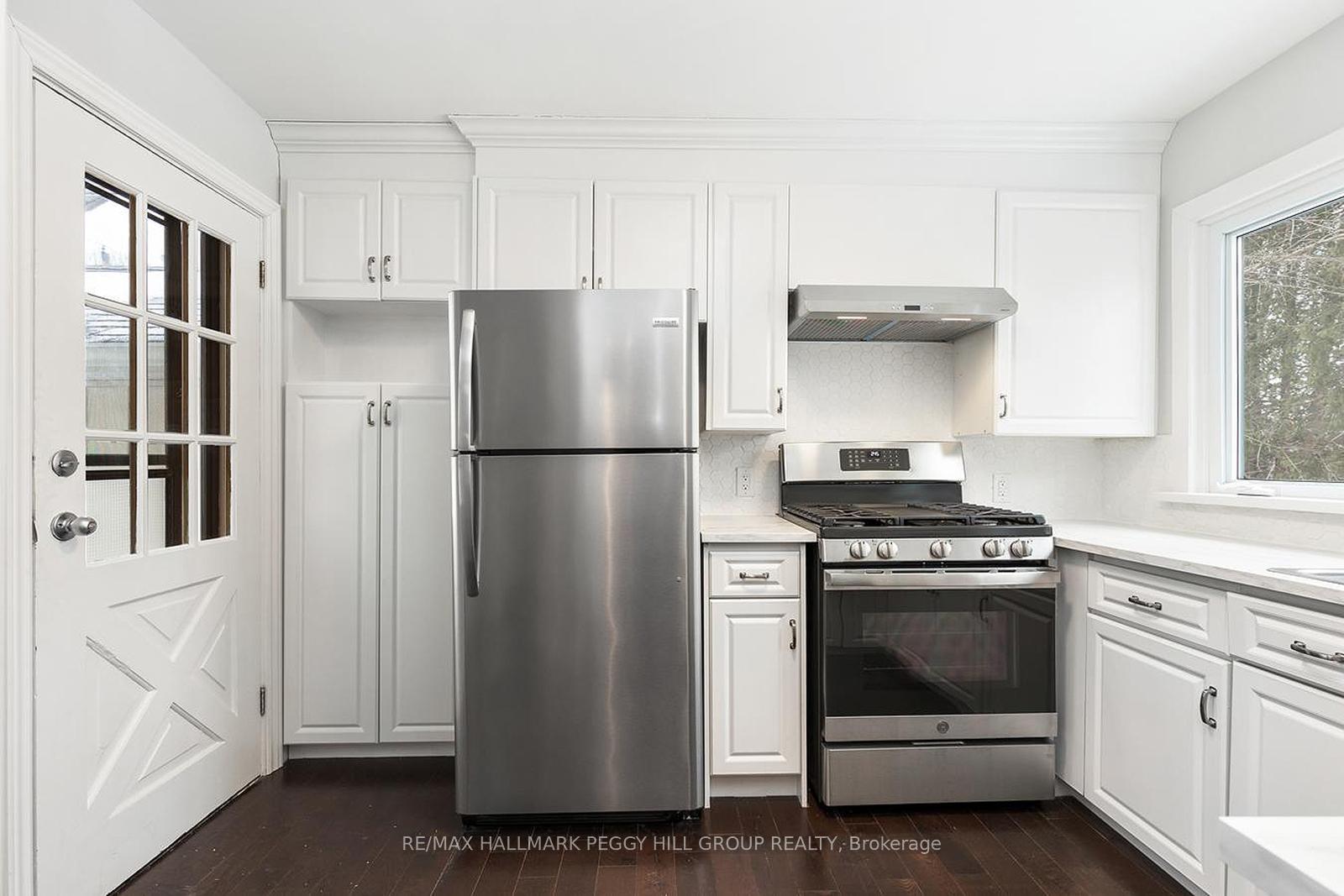 Photo 3 of Unit Unit B, 152 Owen Street, Barrie, Wellington — HOMEH