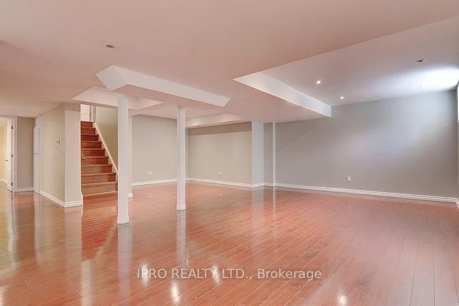 Photo 17 of 92 Conover Avenue, Aurora, Bayview Northeast — HOMEH