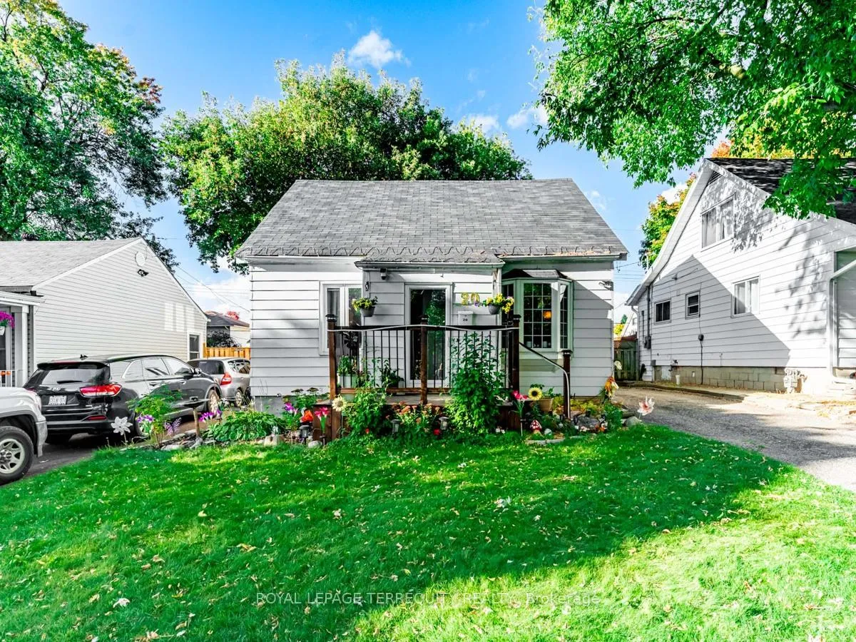 Photo 3 of 20 York Street, Ajax, Central — HOMEH