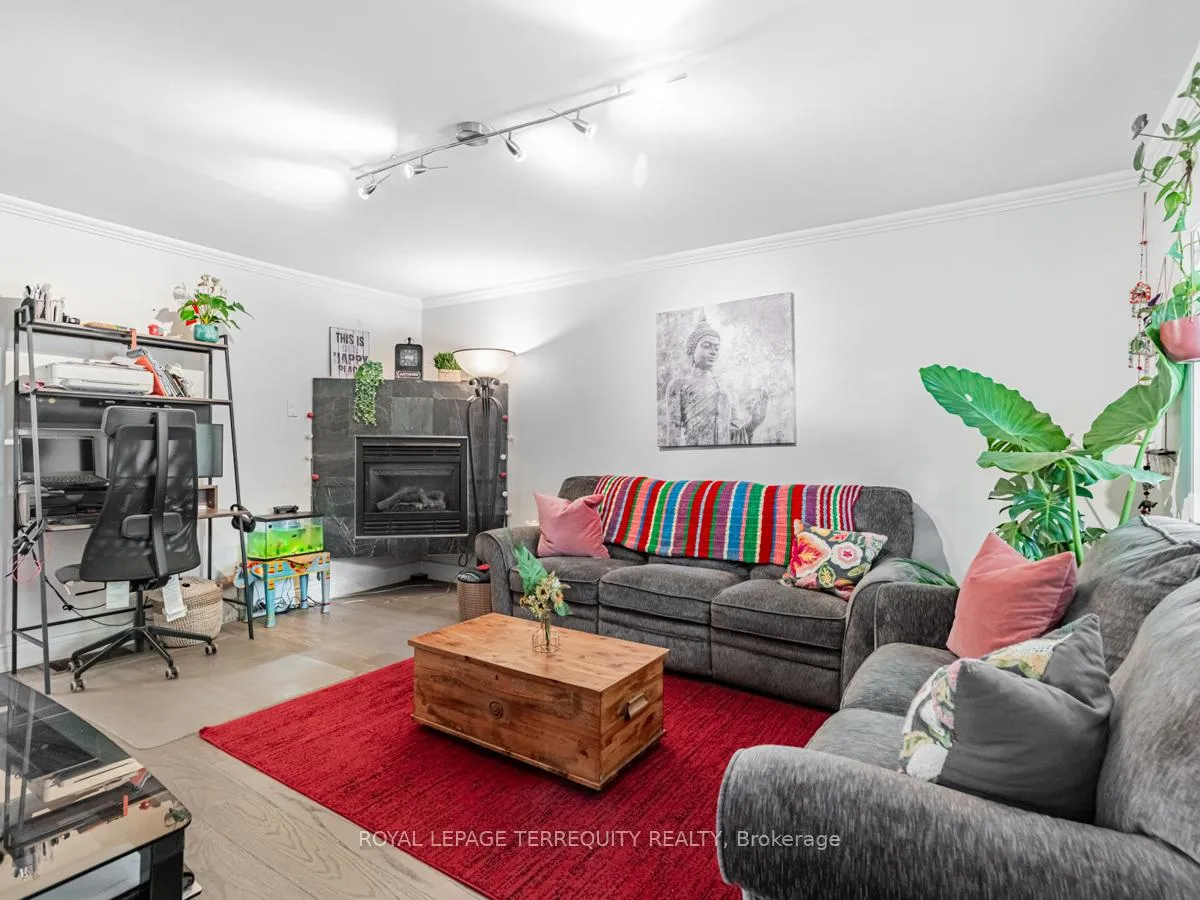 Photo 5 of 20 York Street, Ajax, Central — HOMEH