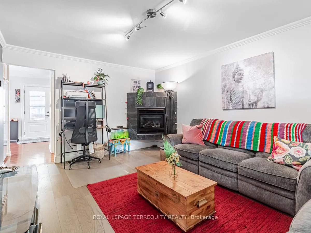 Photo 6 of 20 York Street, Ajax, Central — HOMEH