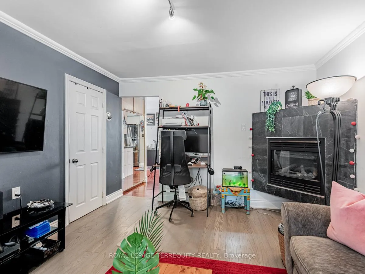 Photo 7 of 20 York Street, Ajax, Central — HOMEH