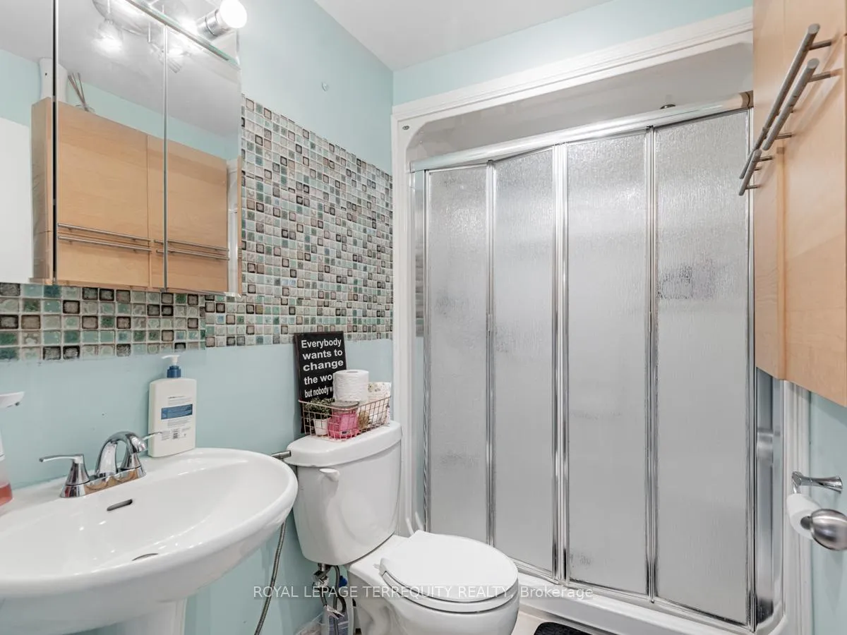 Photo 10 of 20 York Street, Ajax, Central — HOMEH