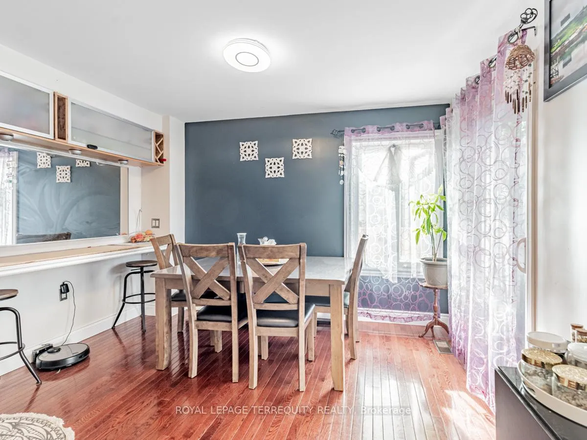 Photo 12 of 20 York Street, Ajax, Central — HOMEH