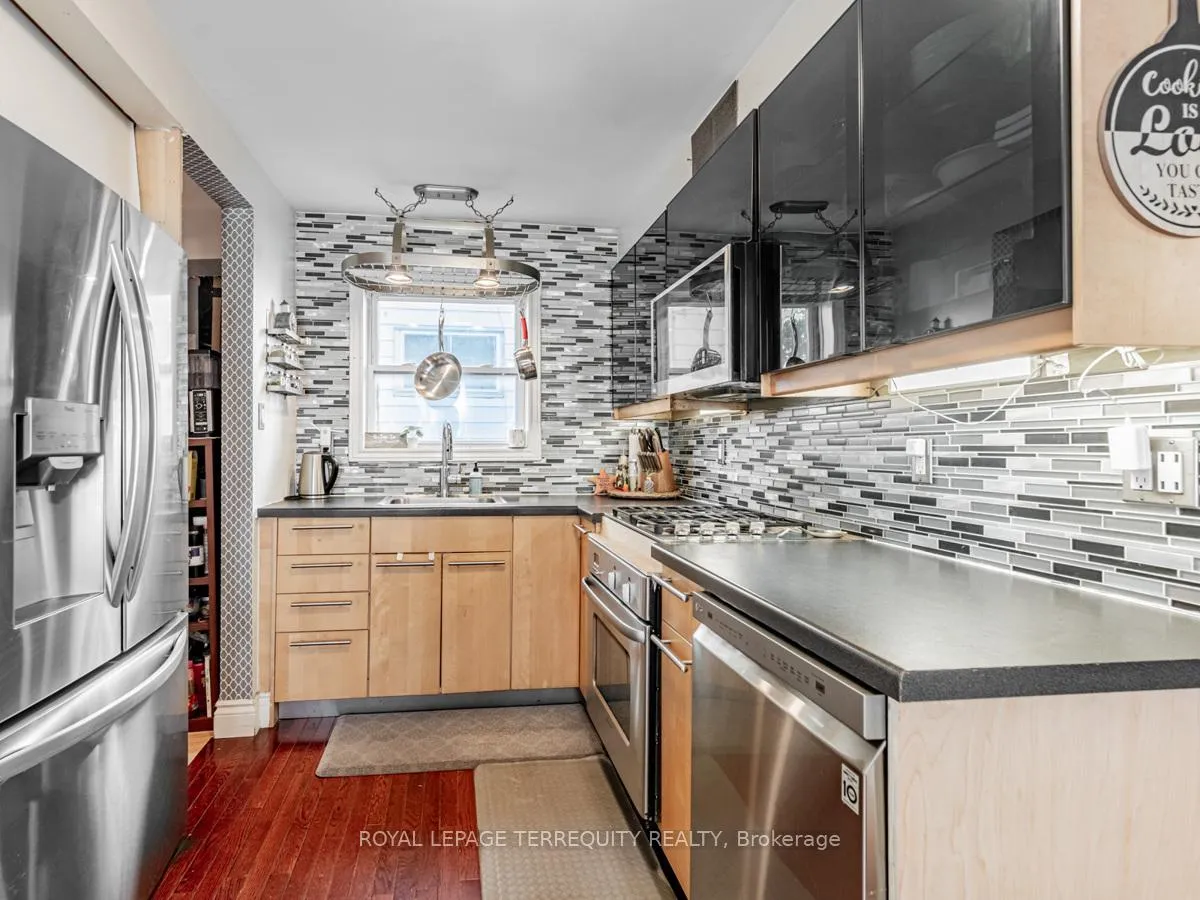 Photo 15 of 20 York Street, Ajax, Central — HOMEH