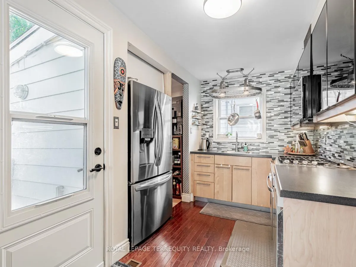 Photo 16 of 20 York Street, Ajax, Central — HOMEH