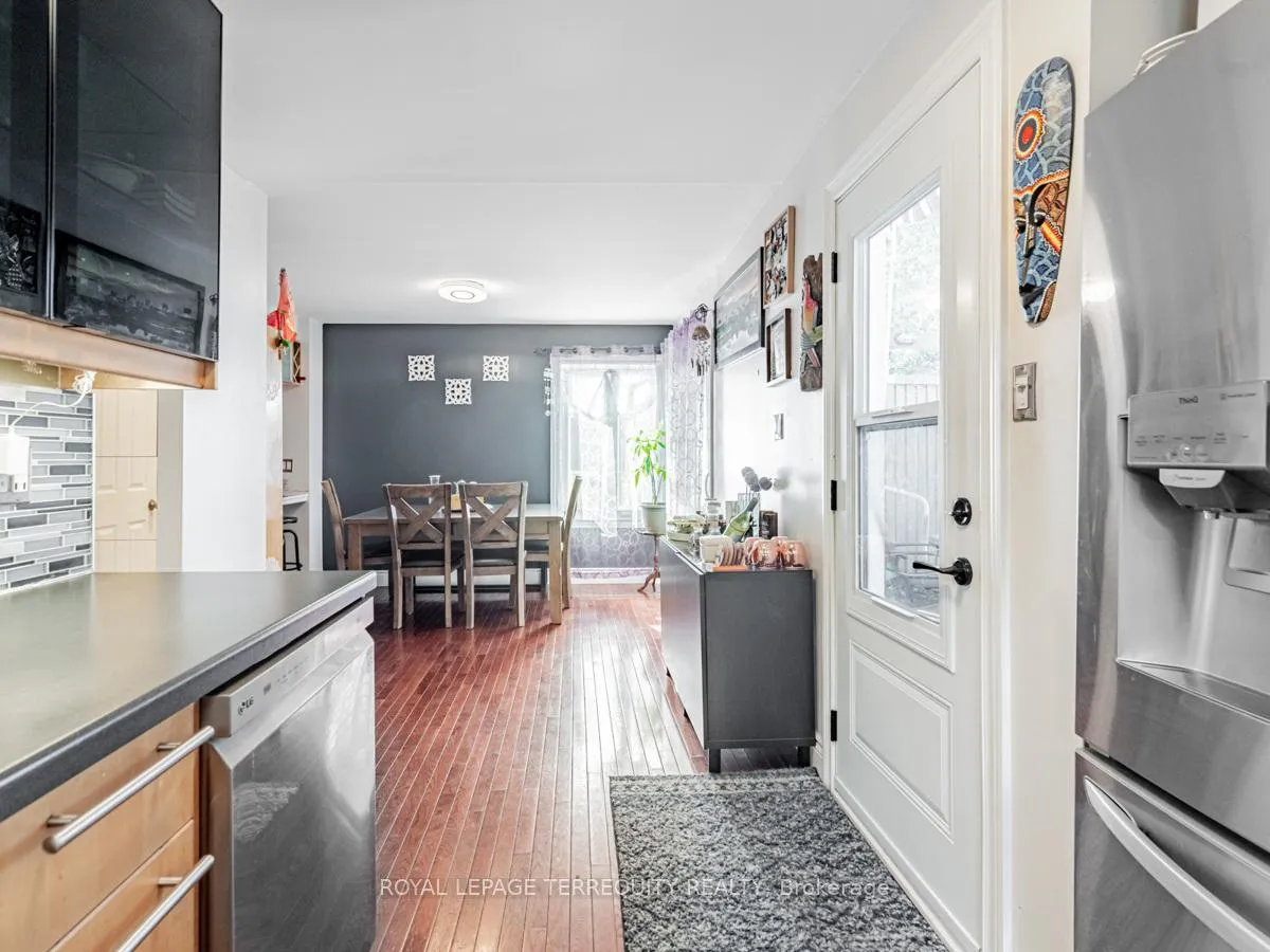 Photo 17 of 20 York Street, Ajax, Central — HOMEH