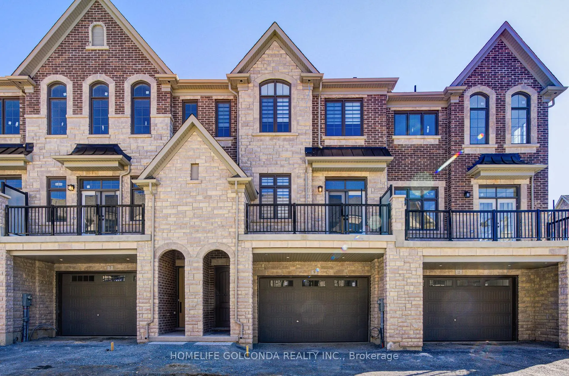 Photo 1 of 9 Abbeyhill Lane, Markham, Angus Glen — HOMEH